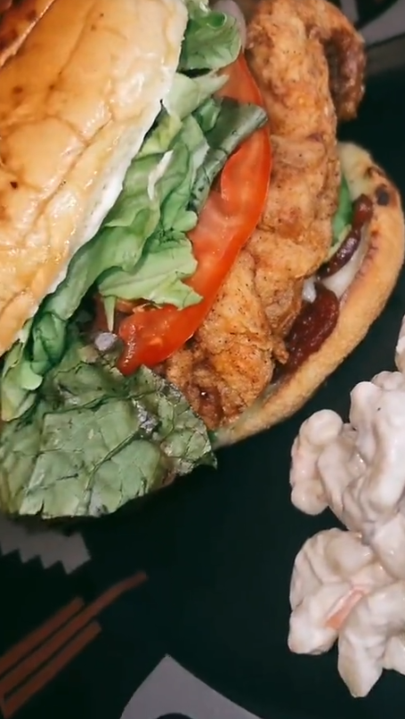 Crunchy Chicken Sandwich w Fries