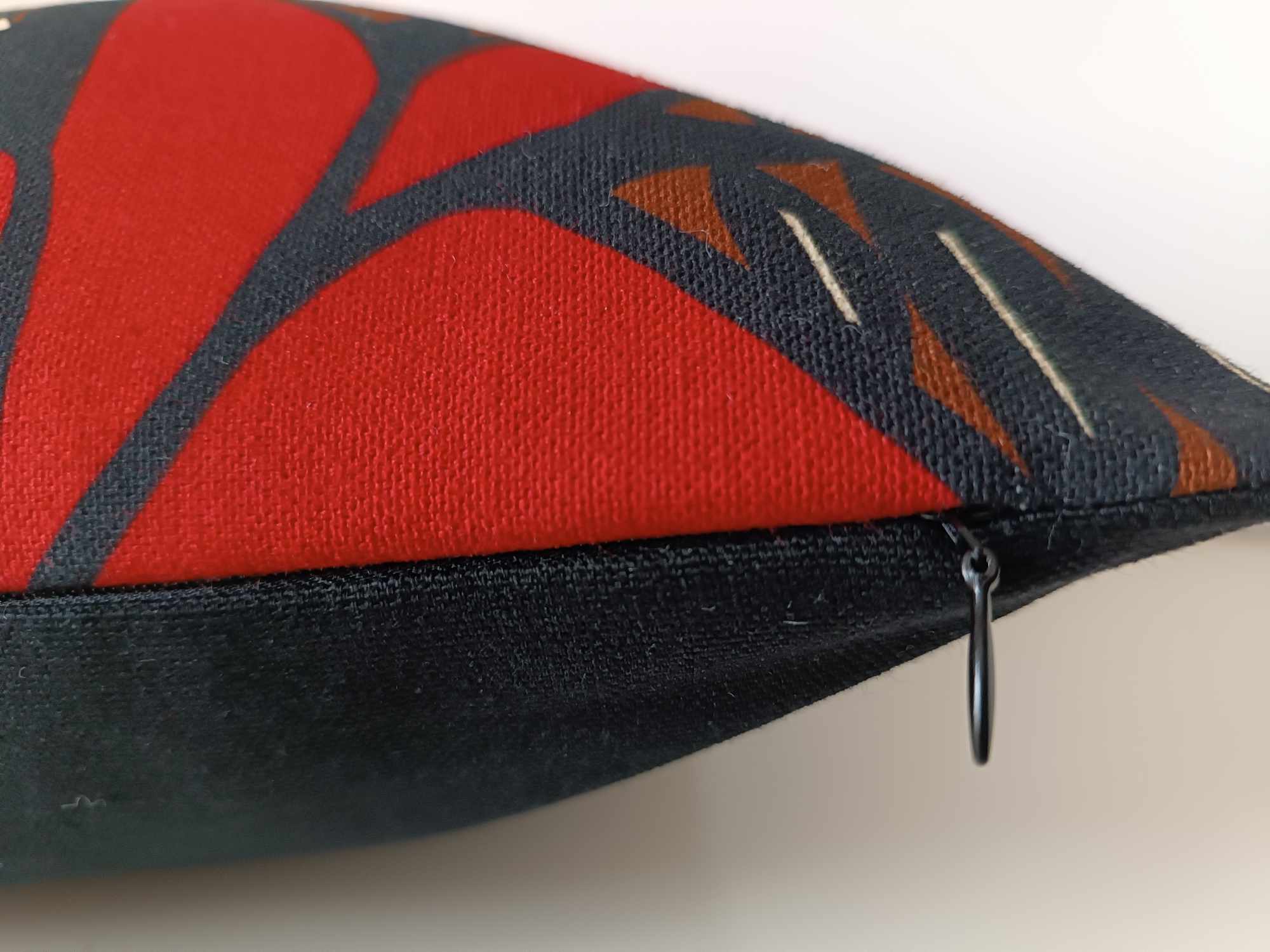 Housse de coussin - Feuilles Cacao Carmin