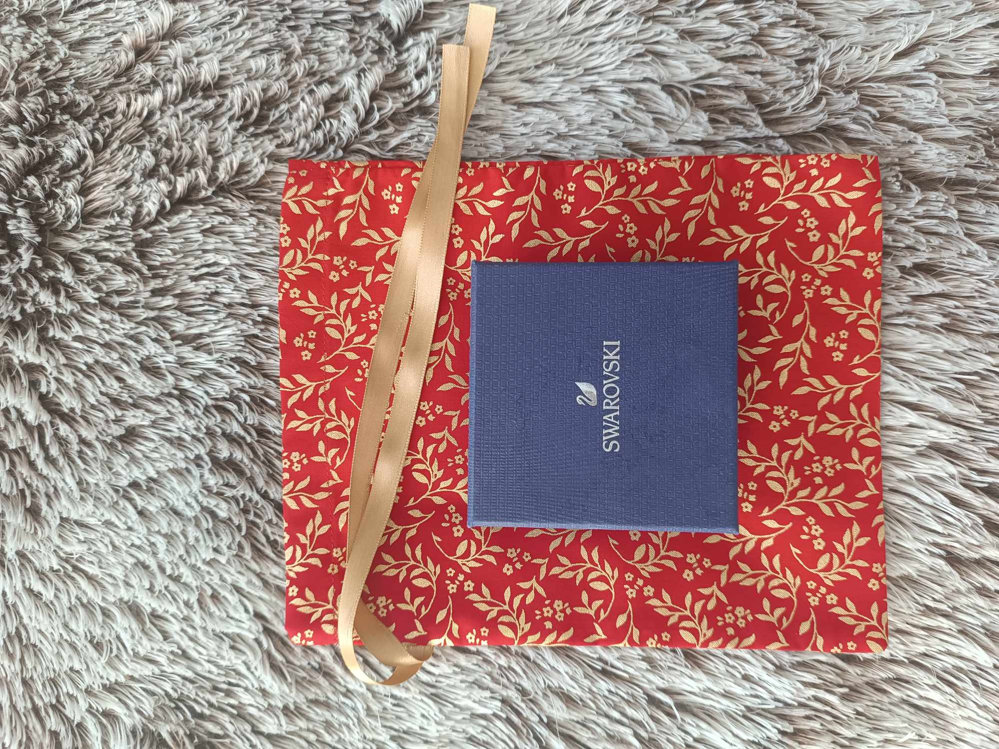 Sac cadeau - Rouge et feuilles dorées