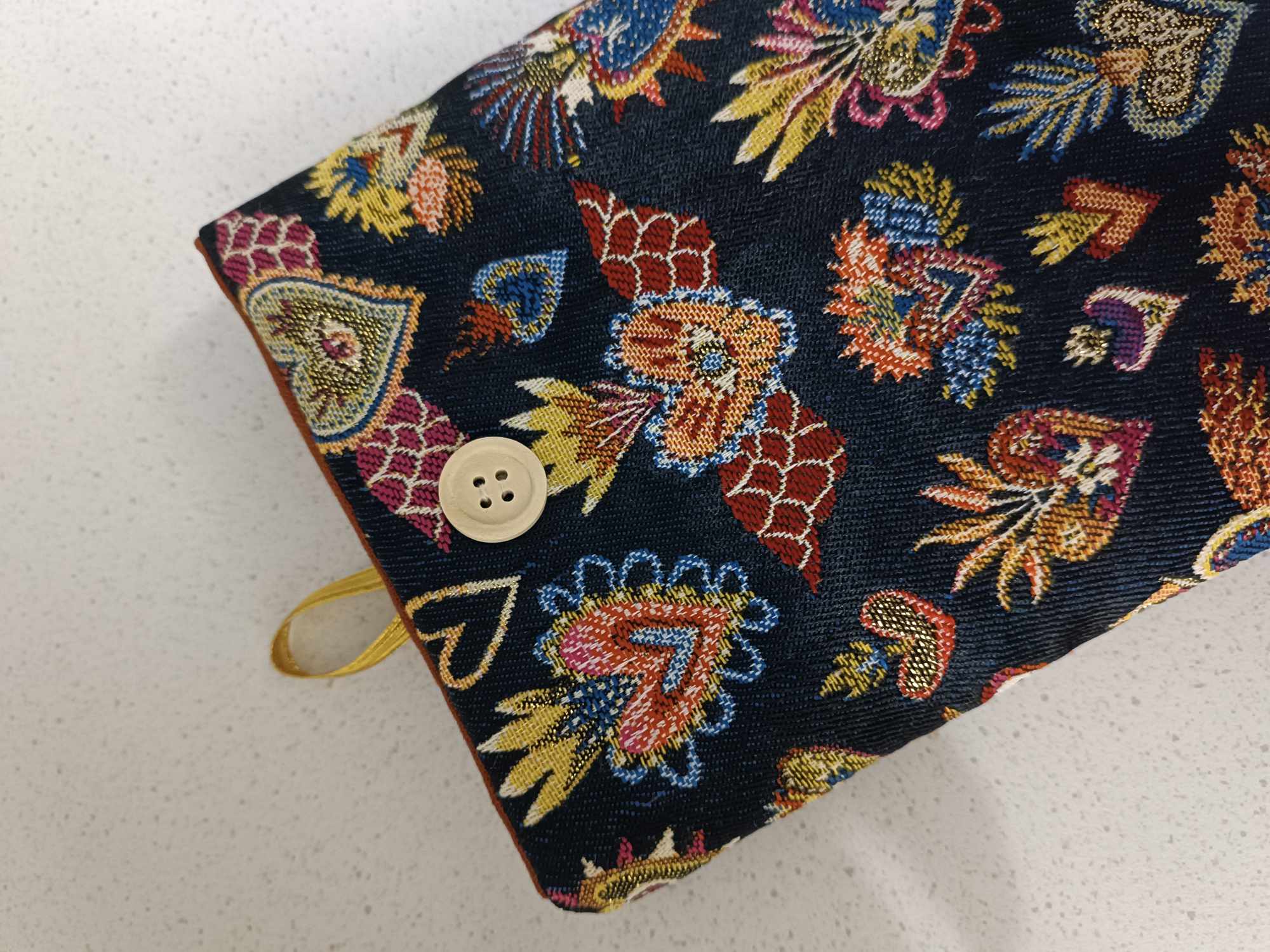 Pochette livre molletonnée, ex-voto magique