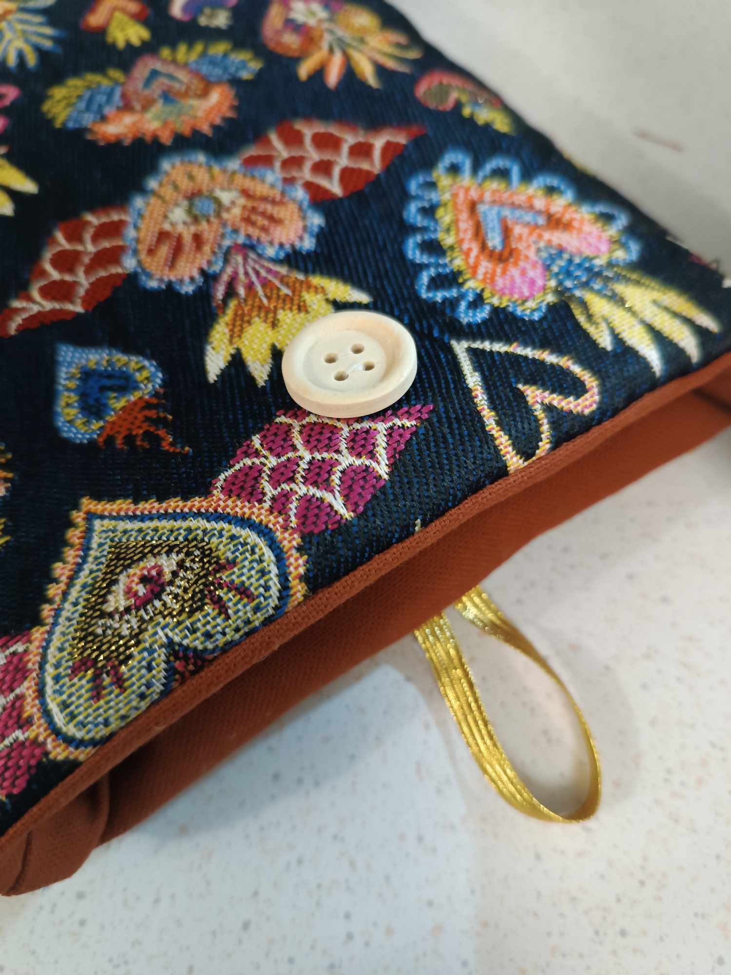 Pochette livre molletonnée, ex-voto magique