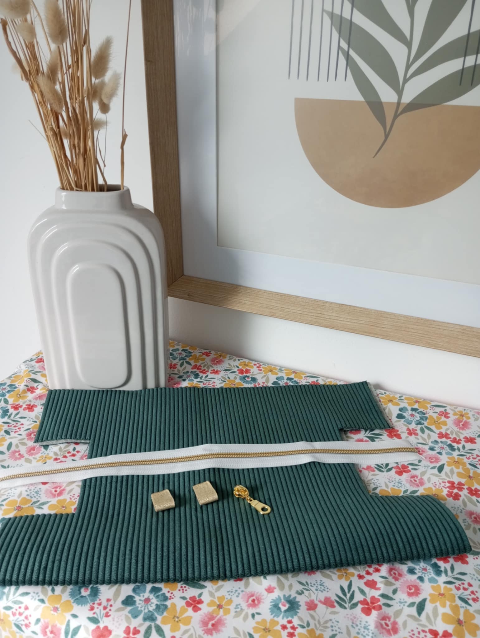 Kit couture Prêt à coudre Trousse de toilette en velours côtelé personnalisable.