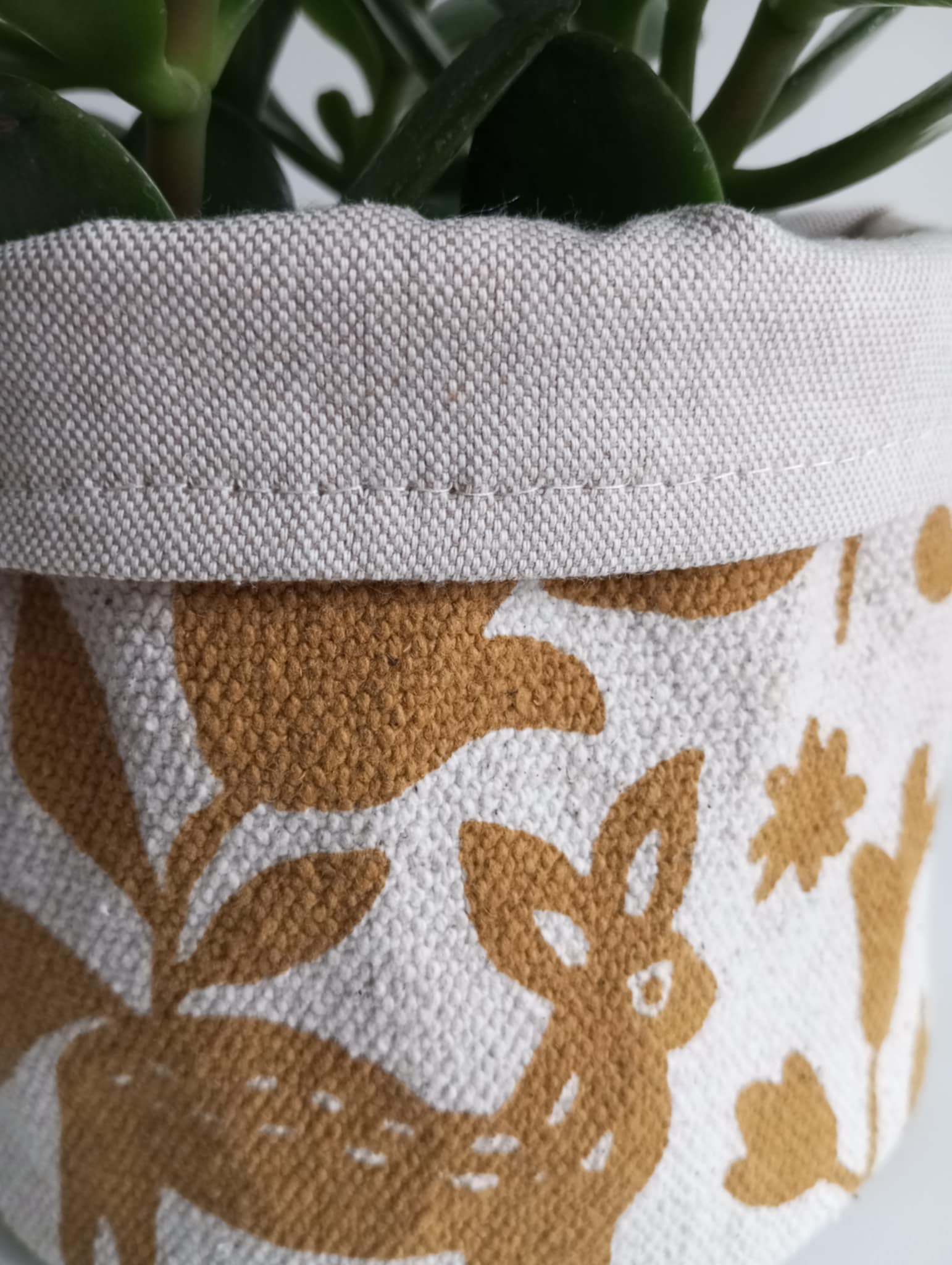 Cache pot motif prymitif