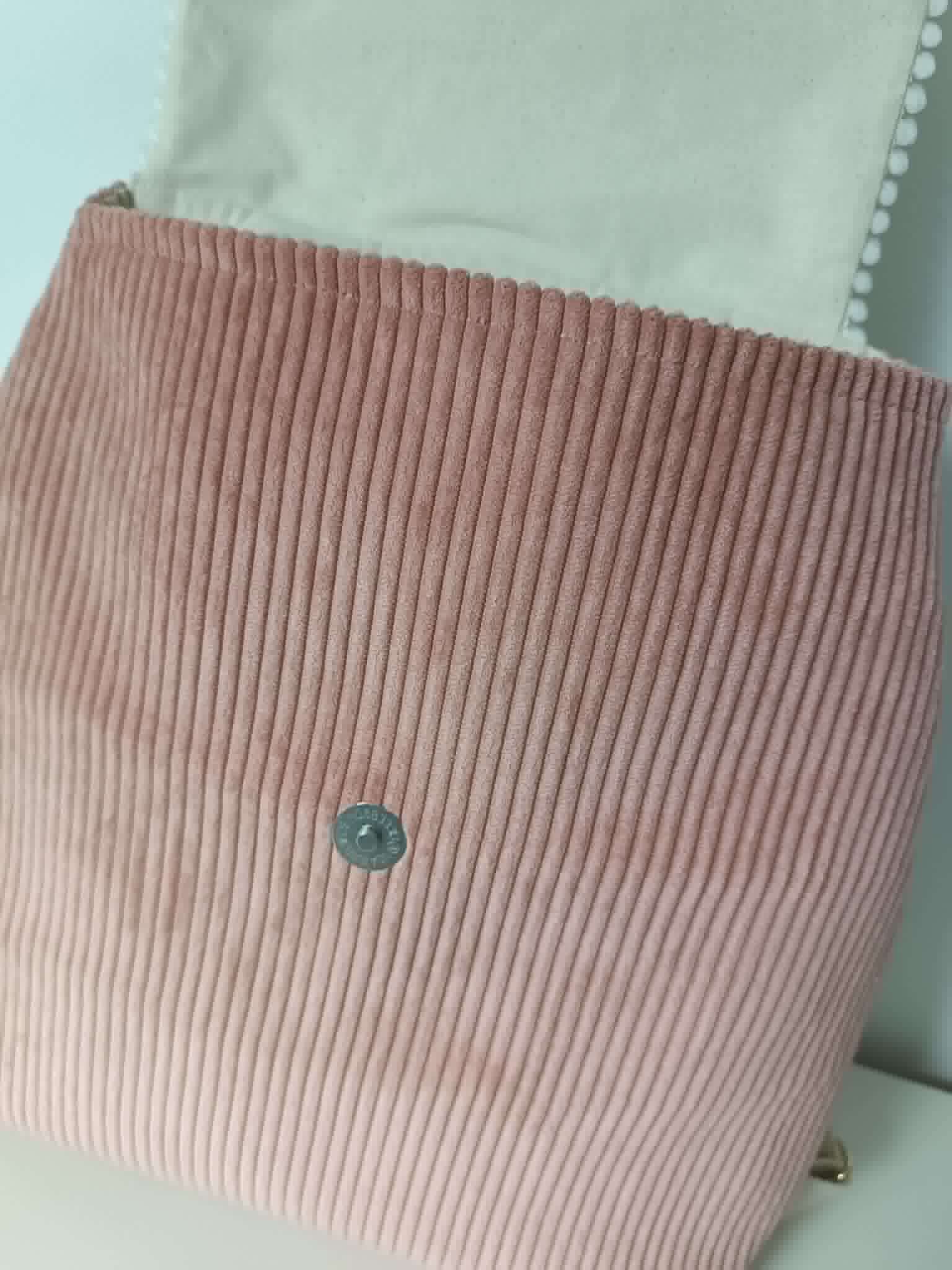 Sac à dos enfant maternelle personnalisé – Velours rose poudre & motif floral