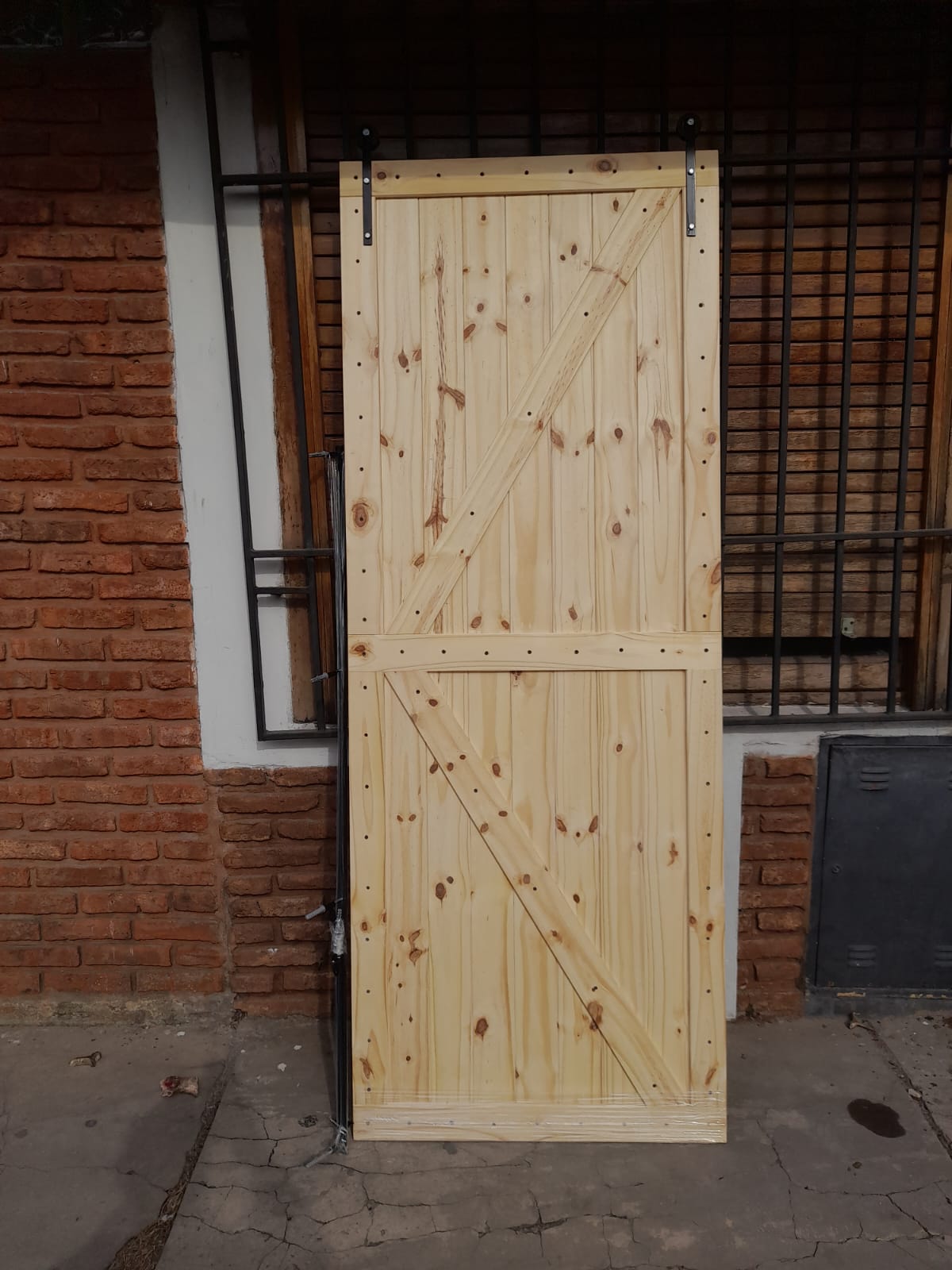 Puerta Granero en Crudo