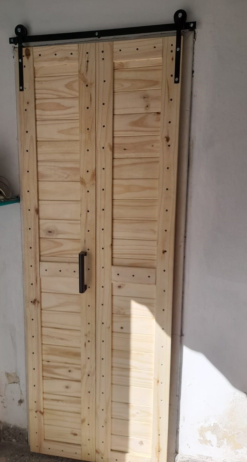 Puerta Granero Plagadiza Blanco Satinado