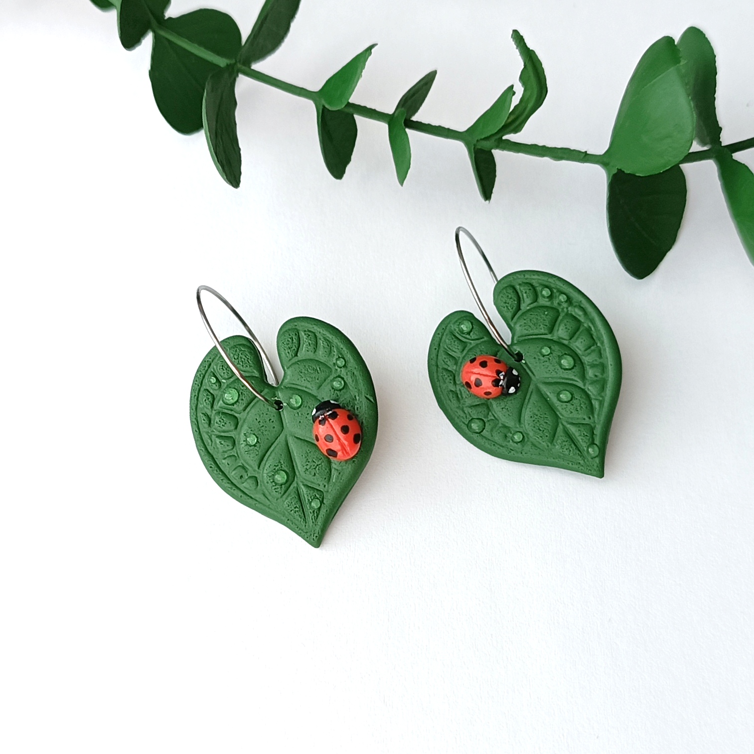 Kolczyki Liście z Biedronką