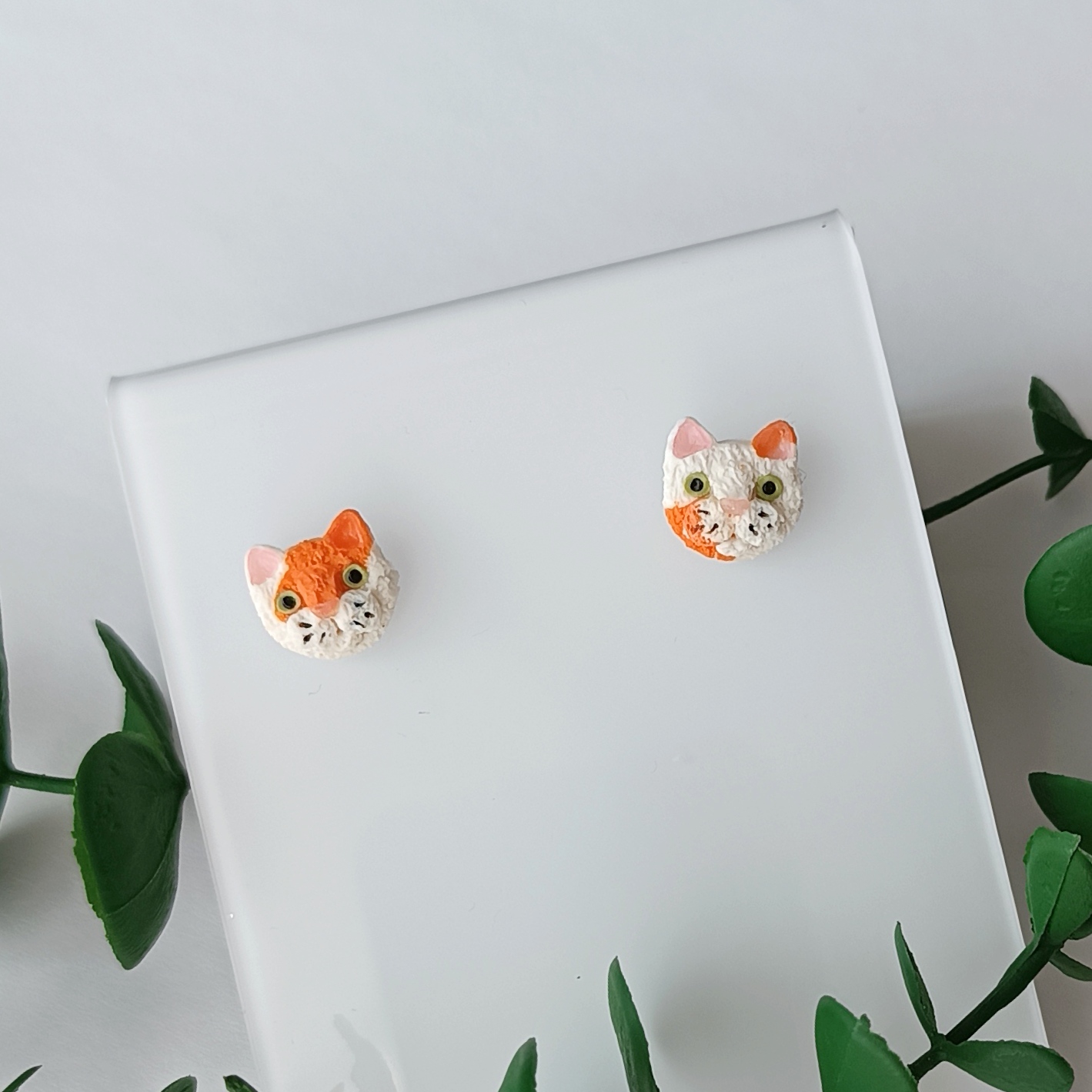 Kolczyki rudo-białe kotki