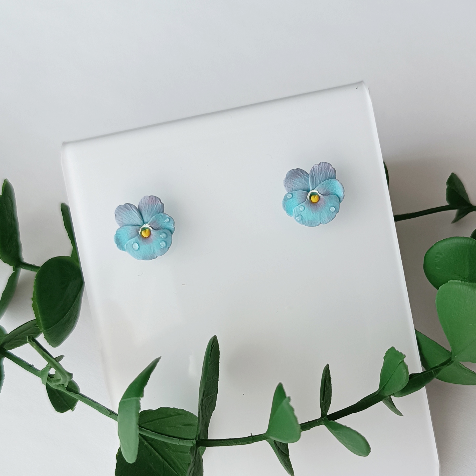 Kolczyki bratki błękitne sztyfty