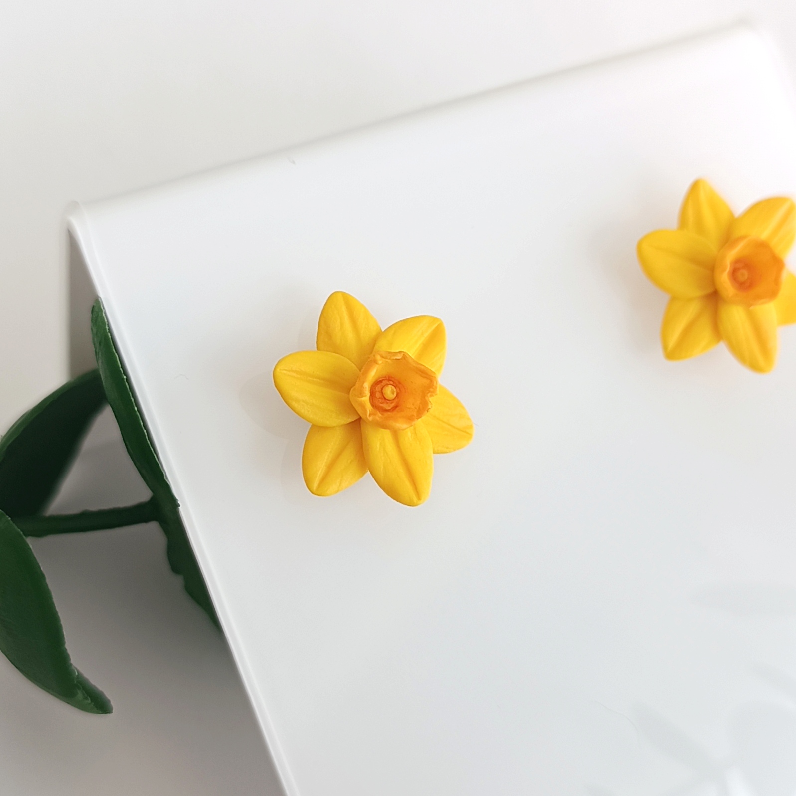 Kolczyki żonkile sztyfty