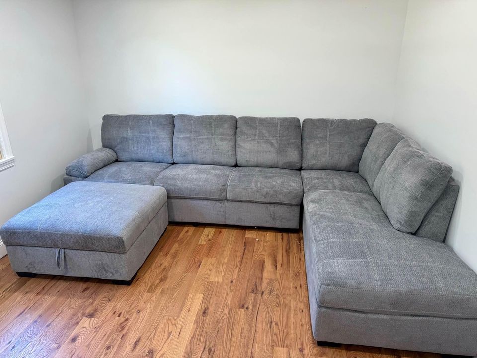 Light Gray L Shaped Sectional Couch W/ Storage Ottoman 