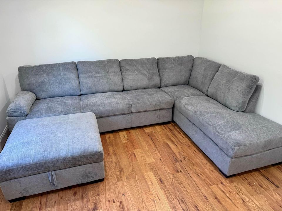 Light Gray L Shaped Sectional Couch W/ Storage Ottoman 