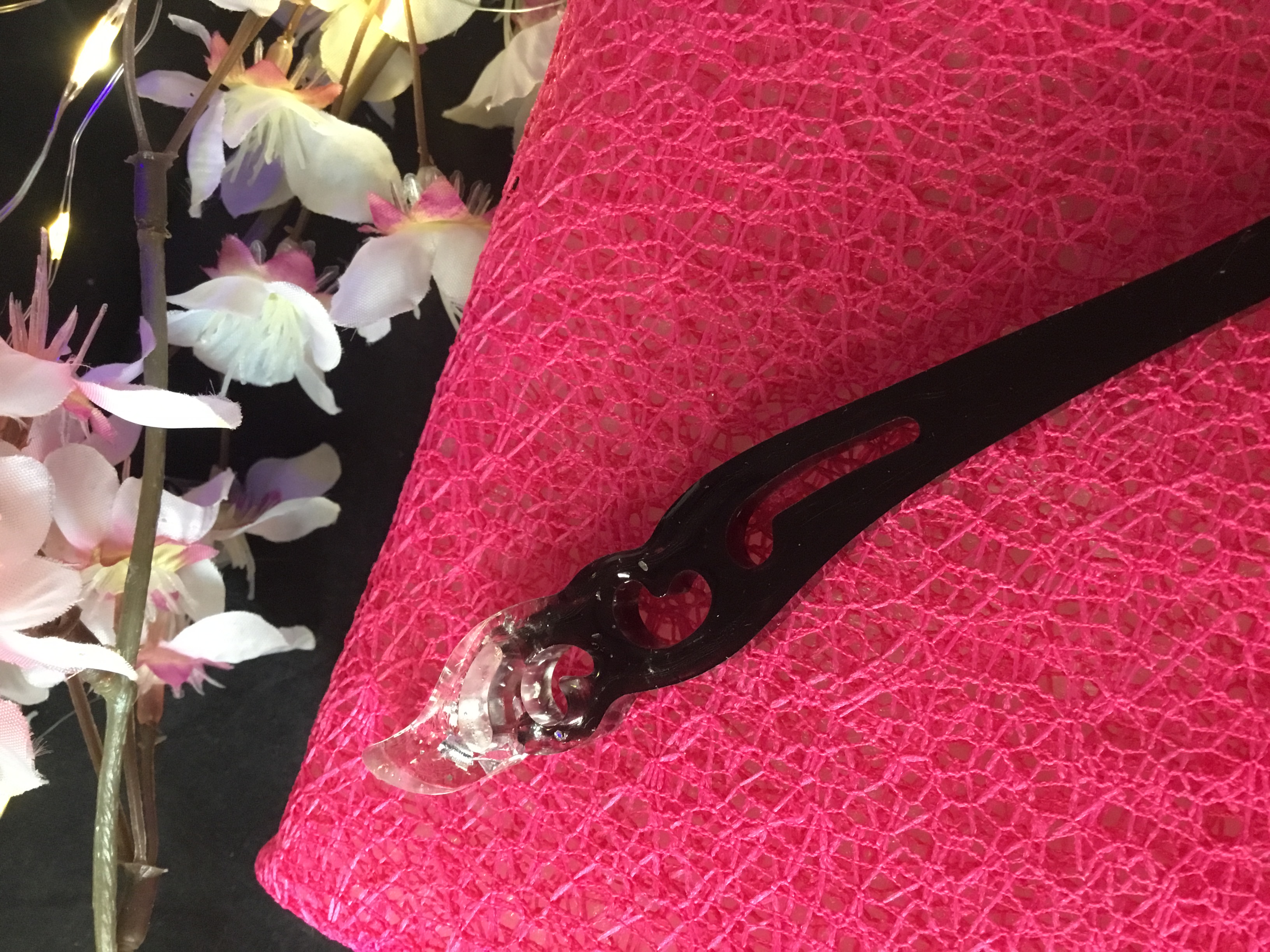 Pique à cheveux cœur noir et argent N°3