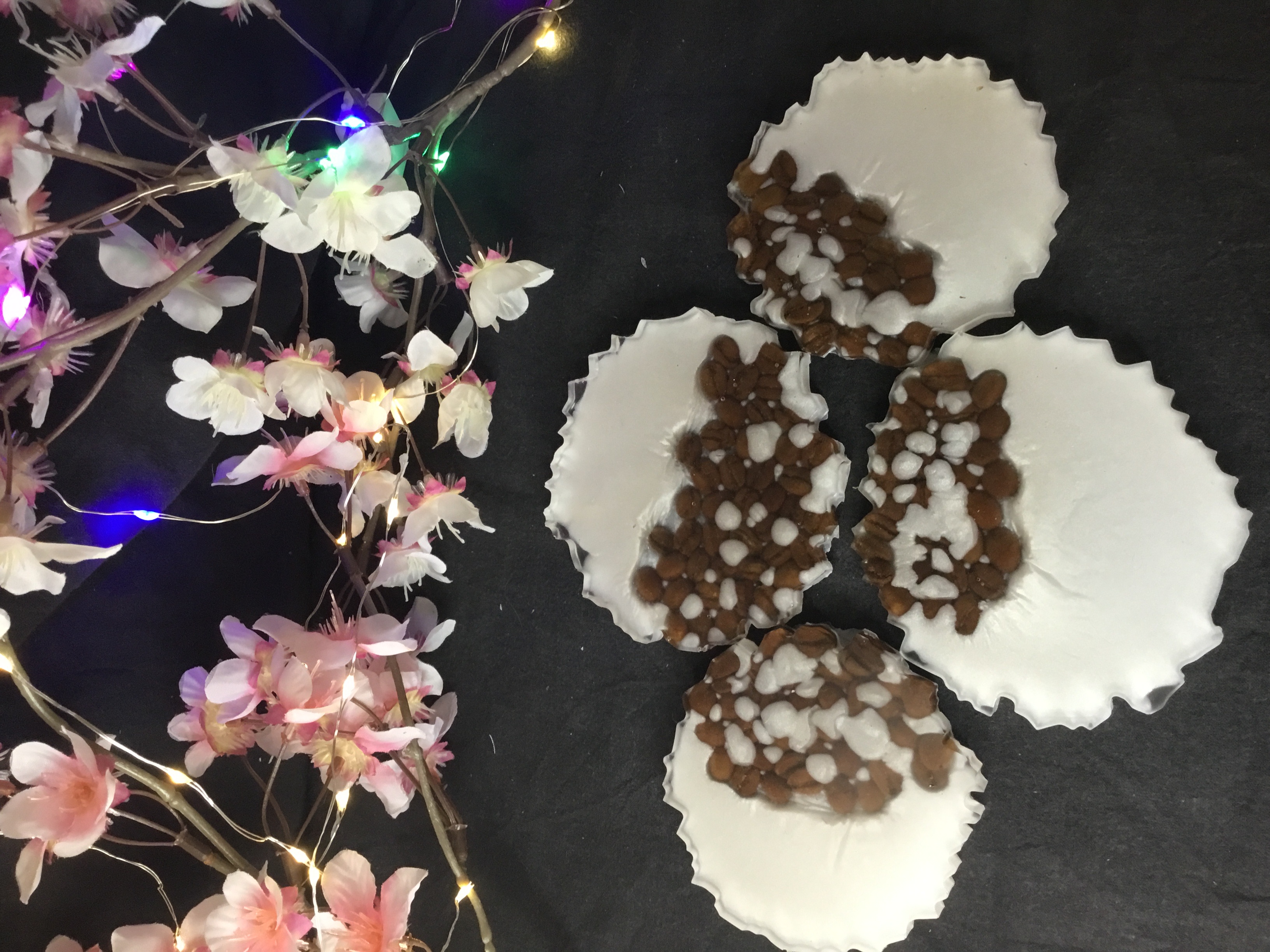 Lot sous verres grain de café et blanc