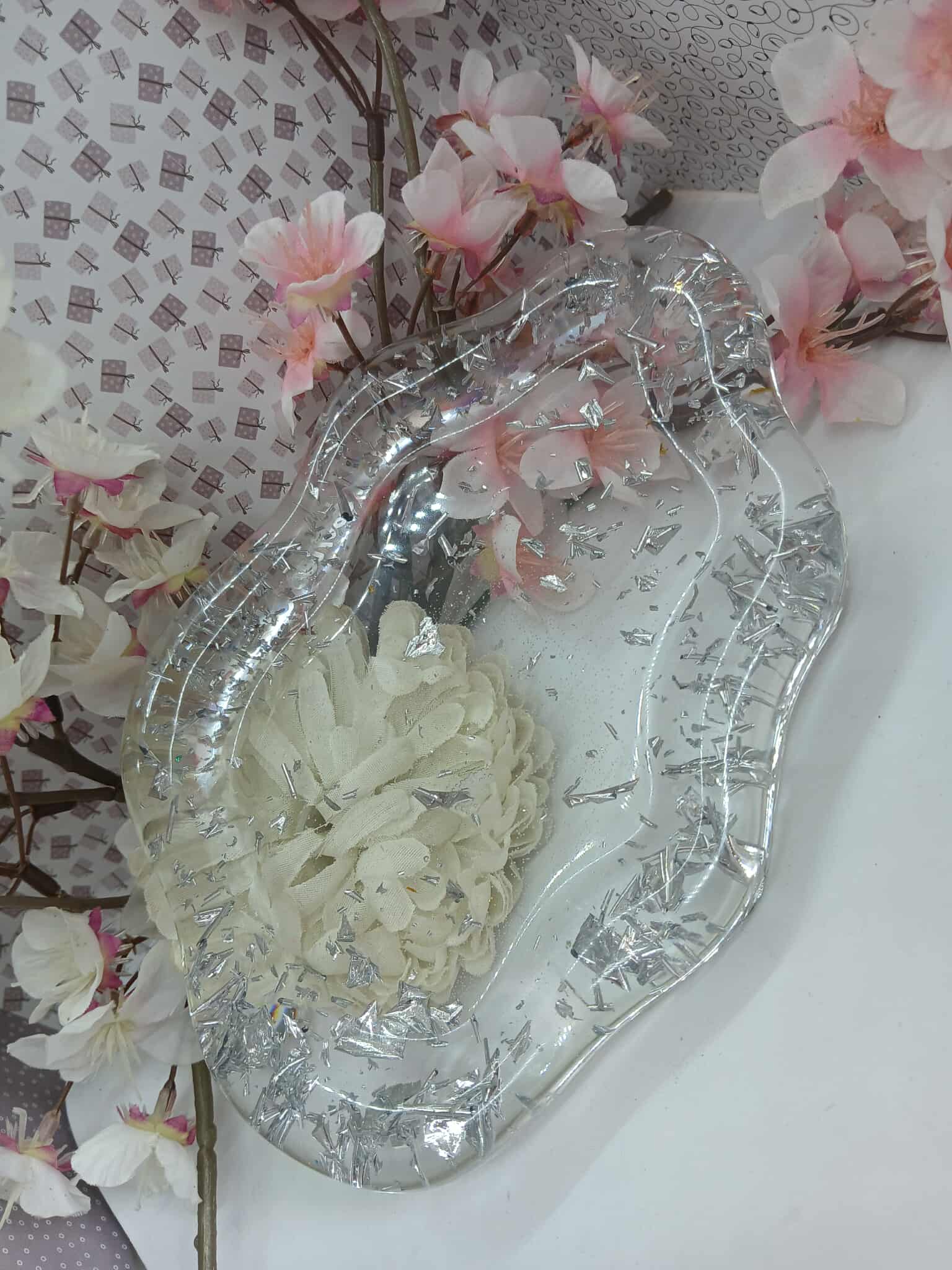 Vide poche transparent et feuille argenté forme nuage décoratif