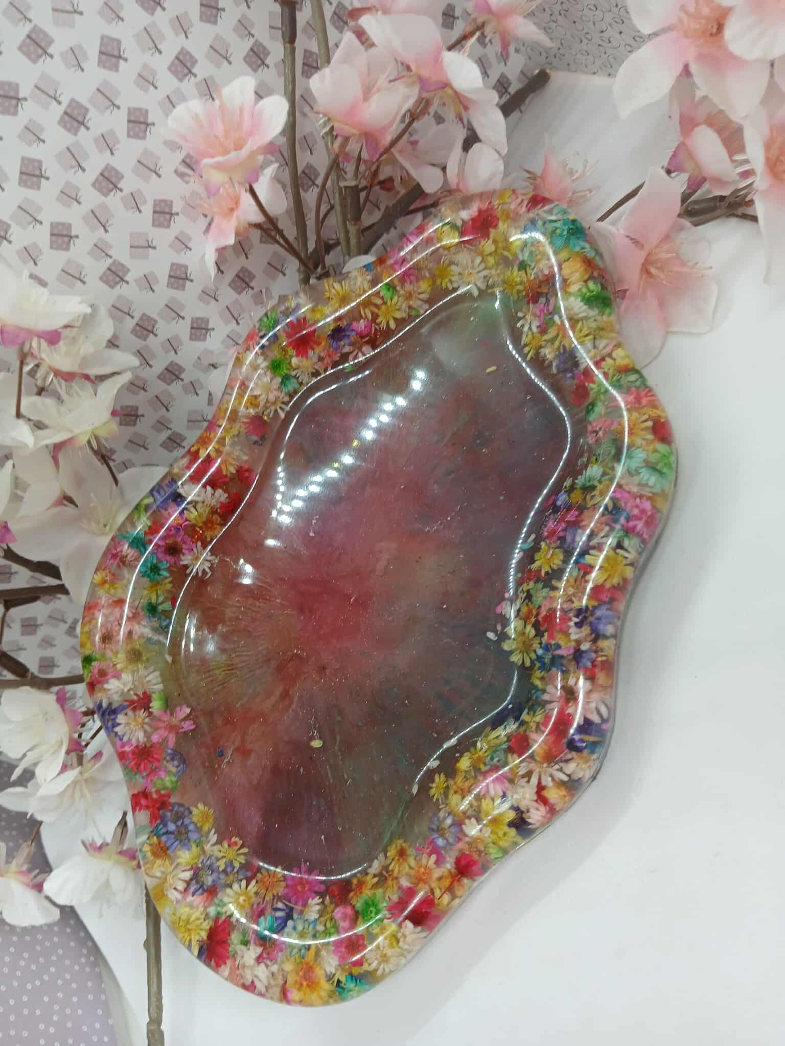 Vide poche en résine avec fleurs séchées
