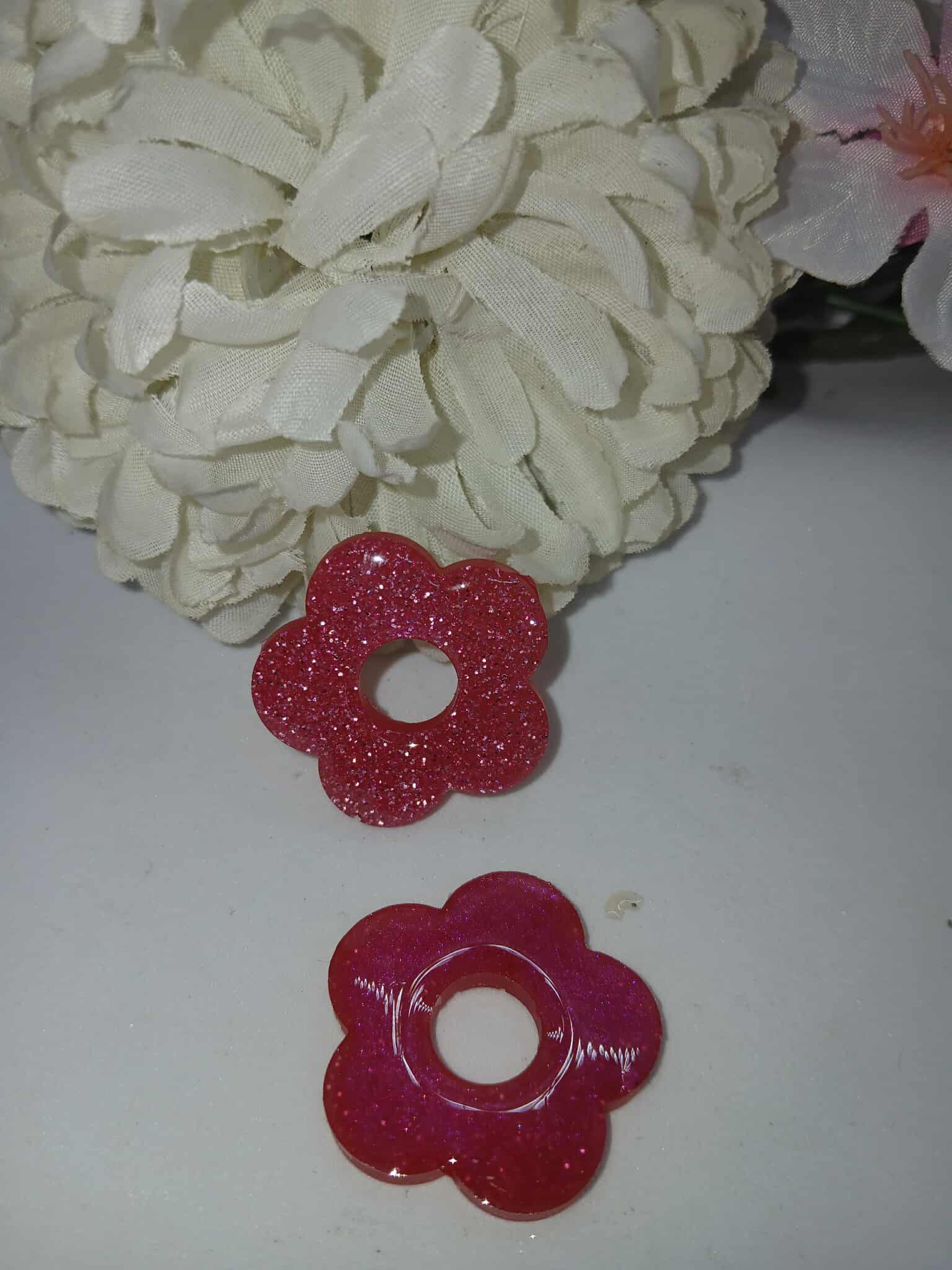 Boucle d'oreille forme de fleur rose 5 pétales N°3