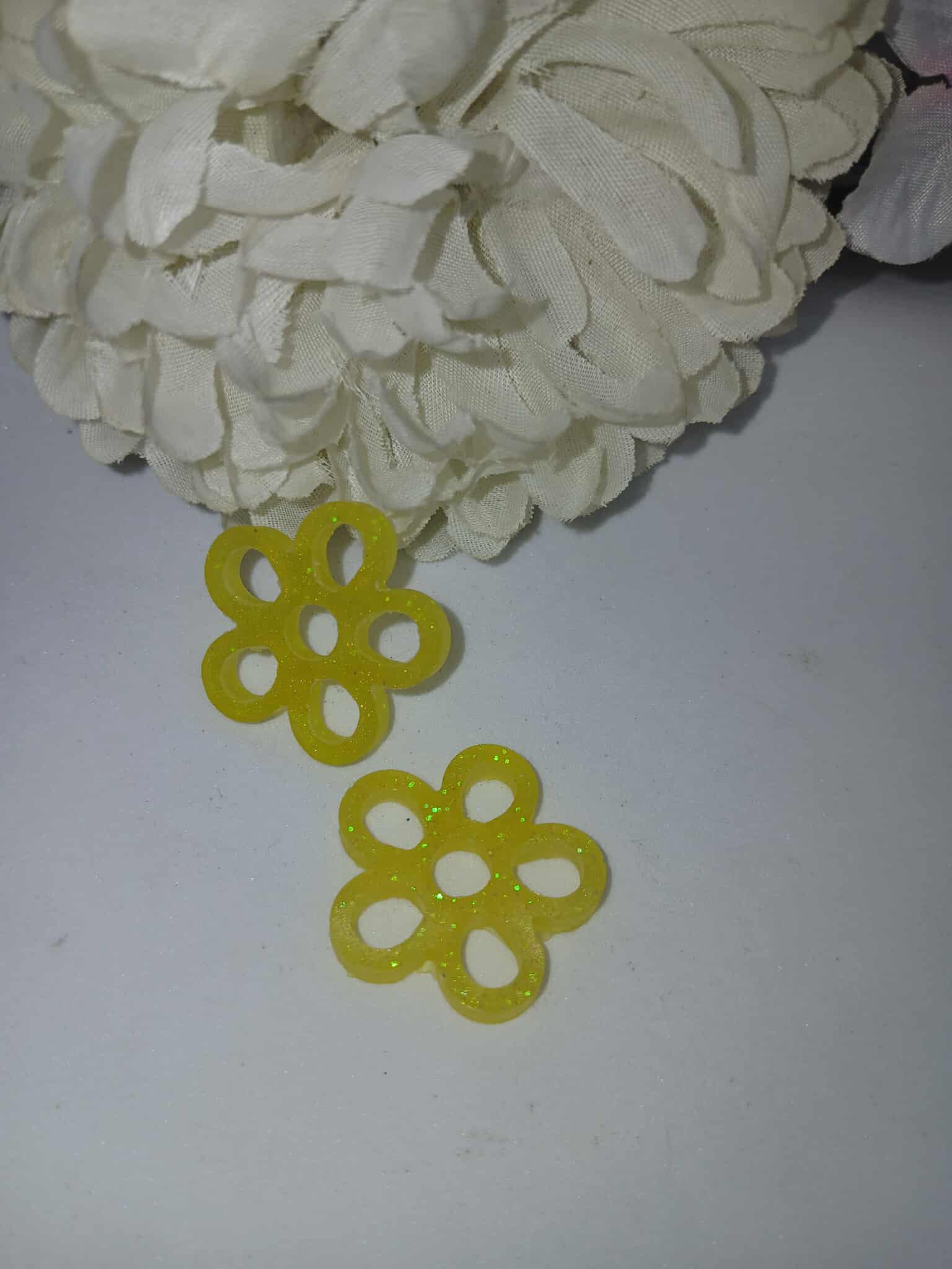 Boucles d’oreilles en forme de fleur 6 trous  N°2