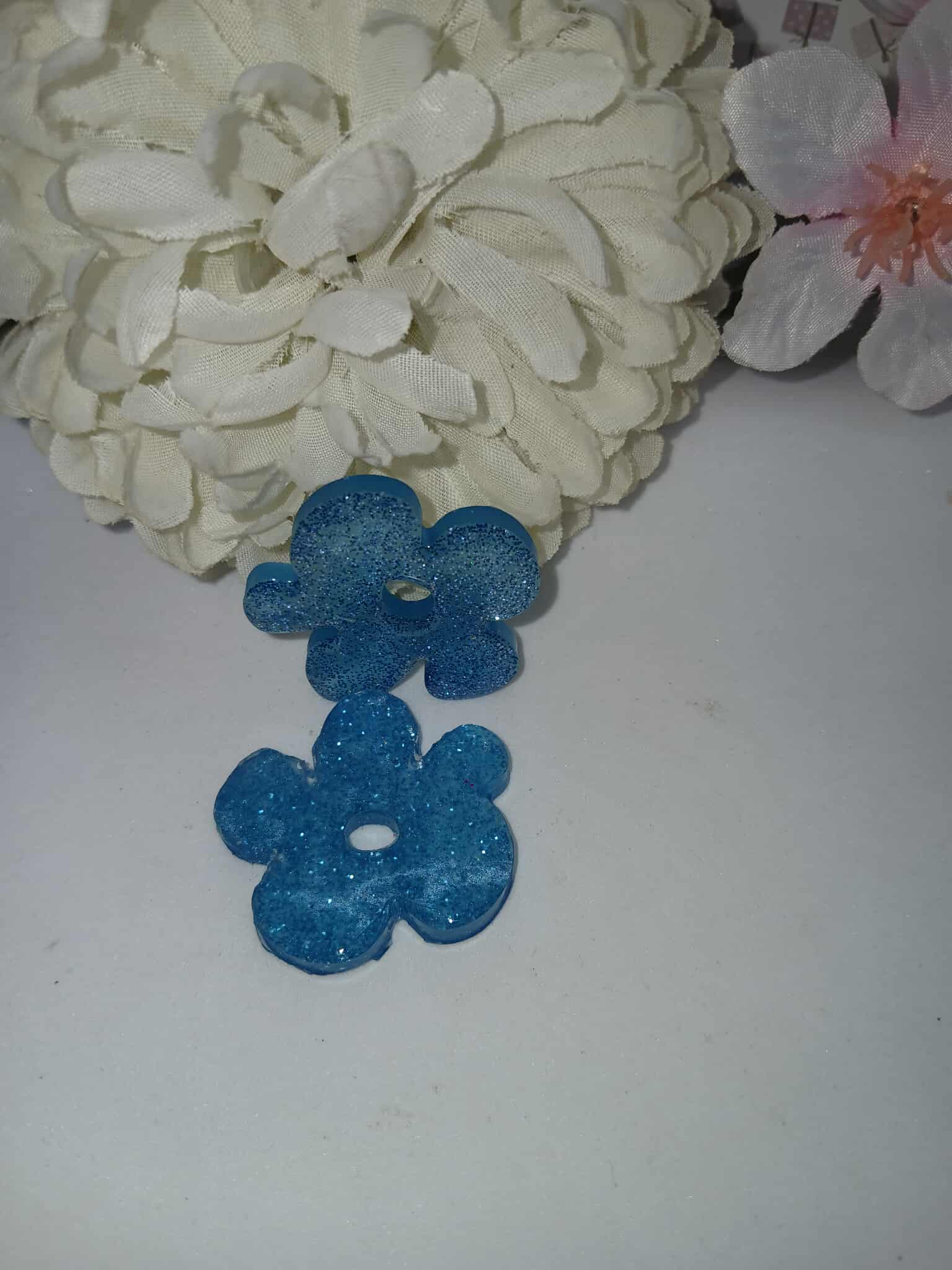 Boucles d'oreilles nuage N°8 bleue en résine