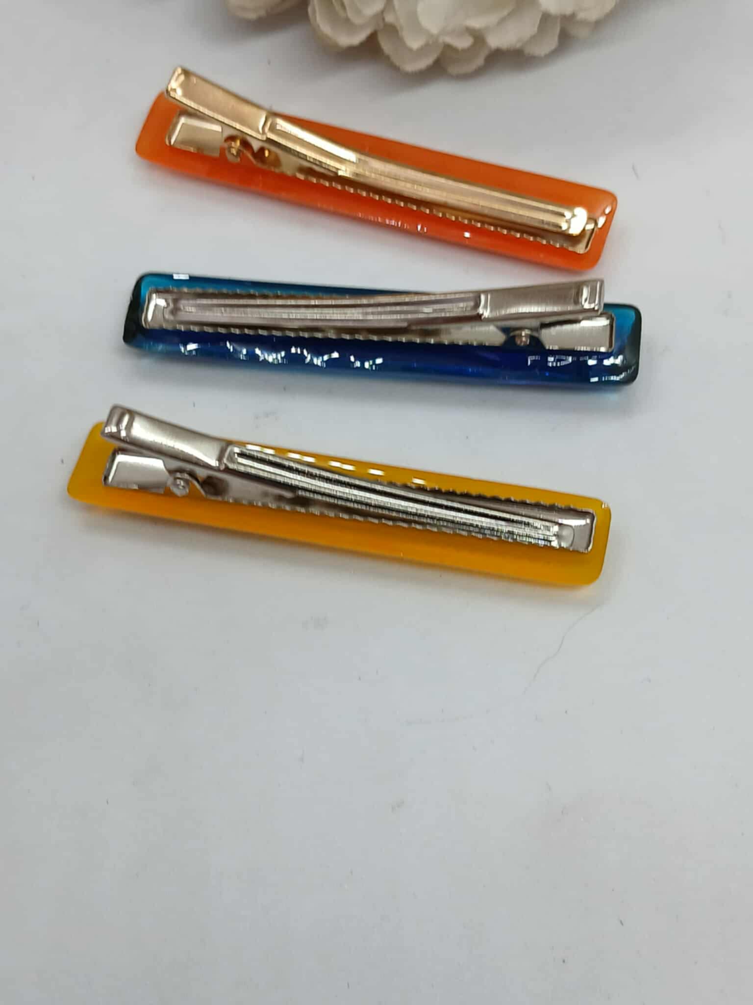 Barrettes ANA colorées en résine 