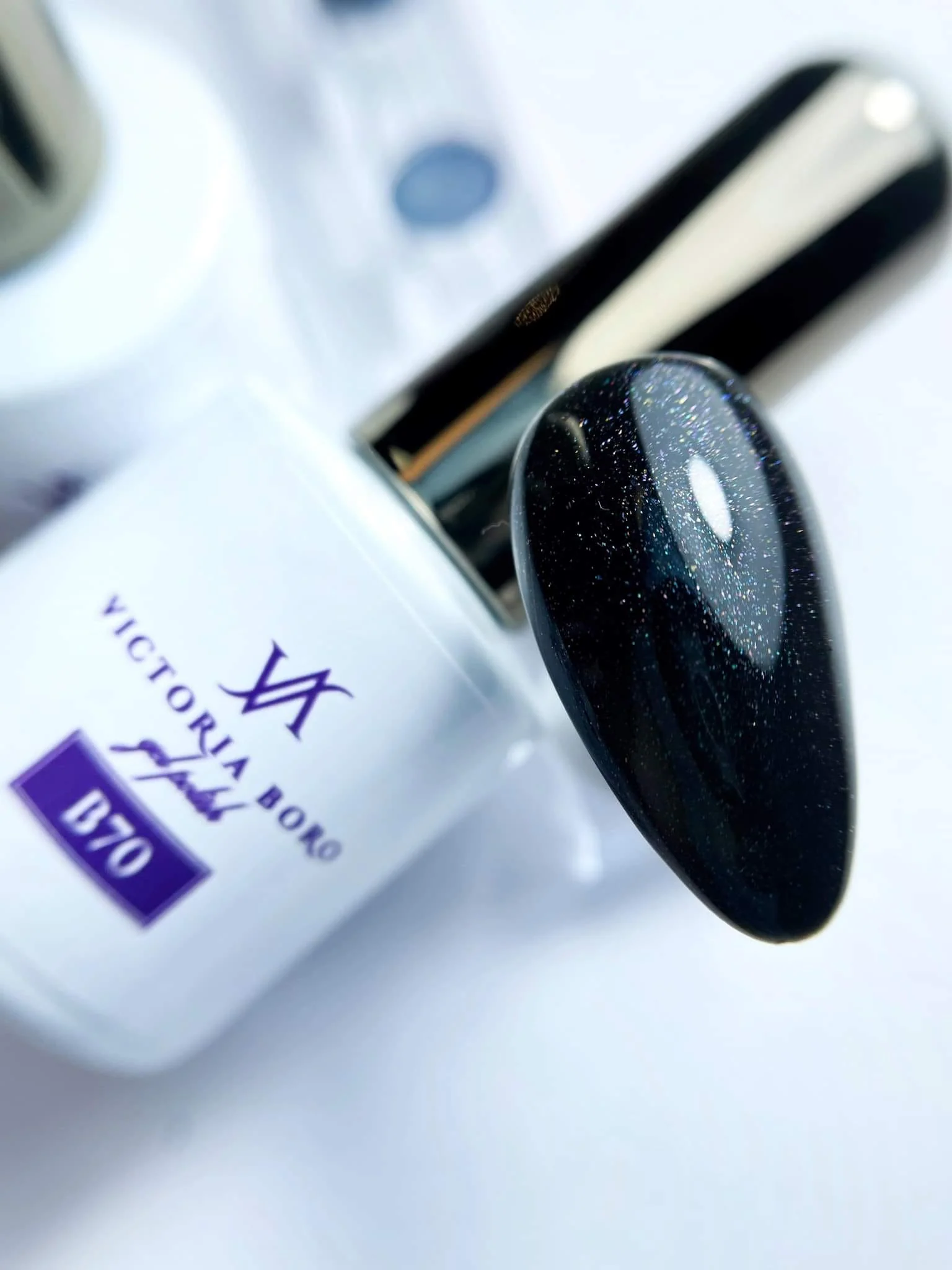 Victoria Boro GEL POLISH B70