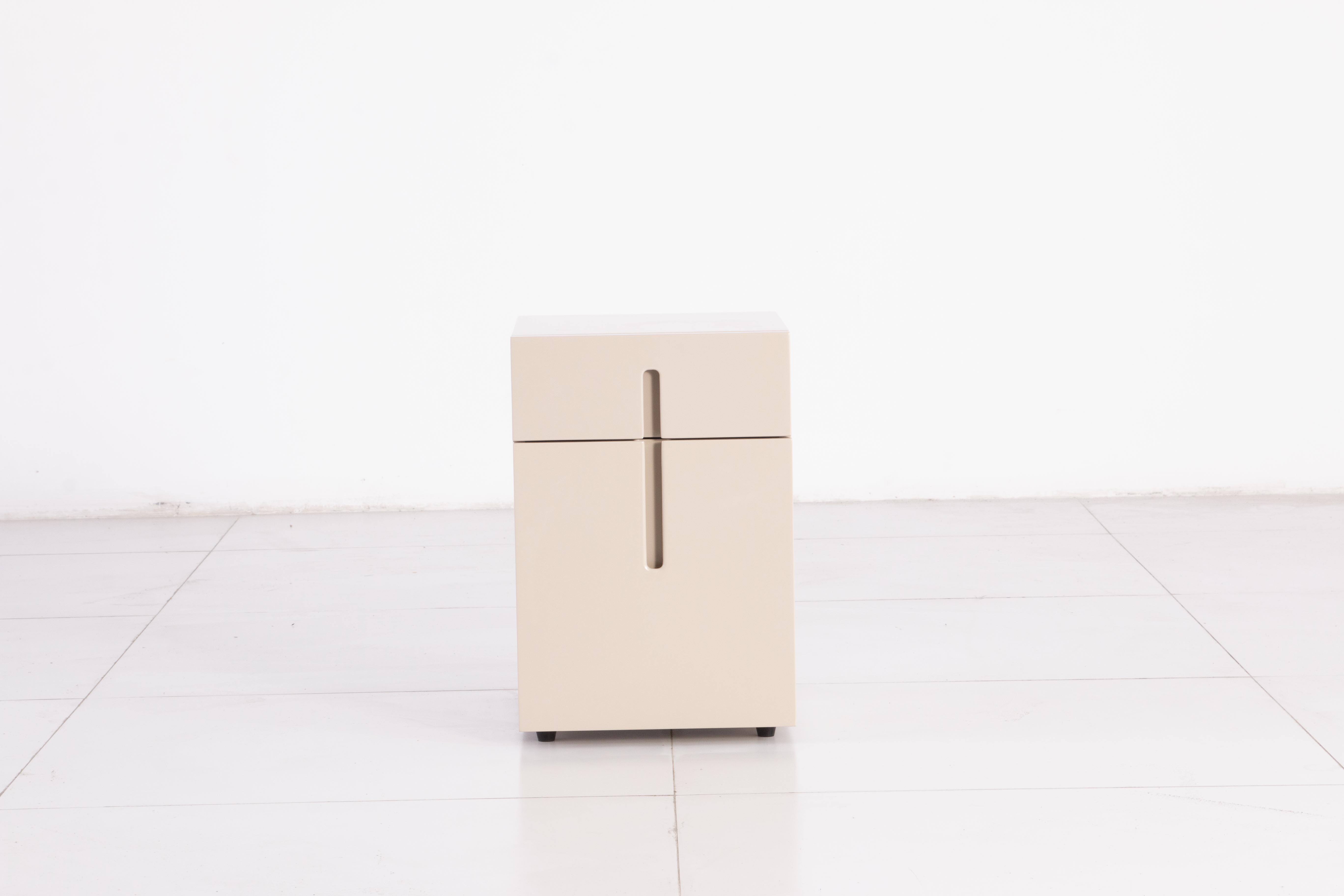 Naktinis Staliukas FL082