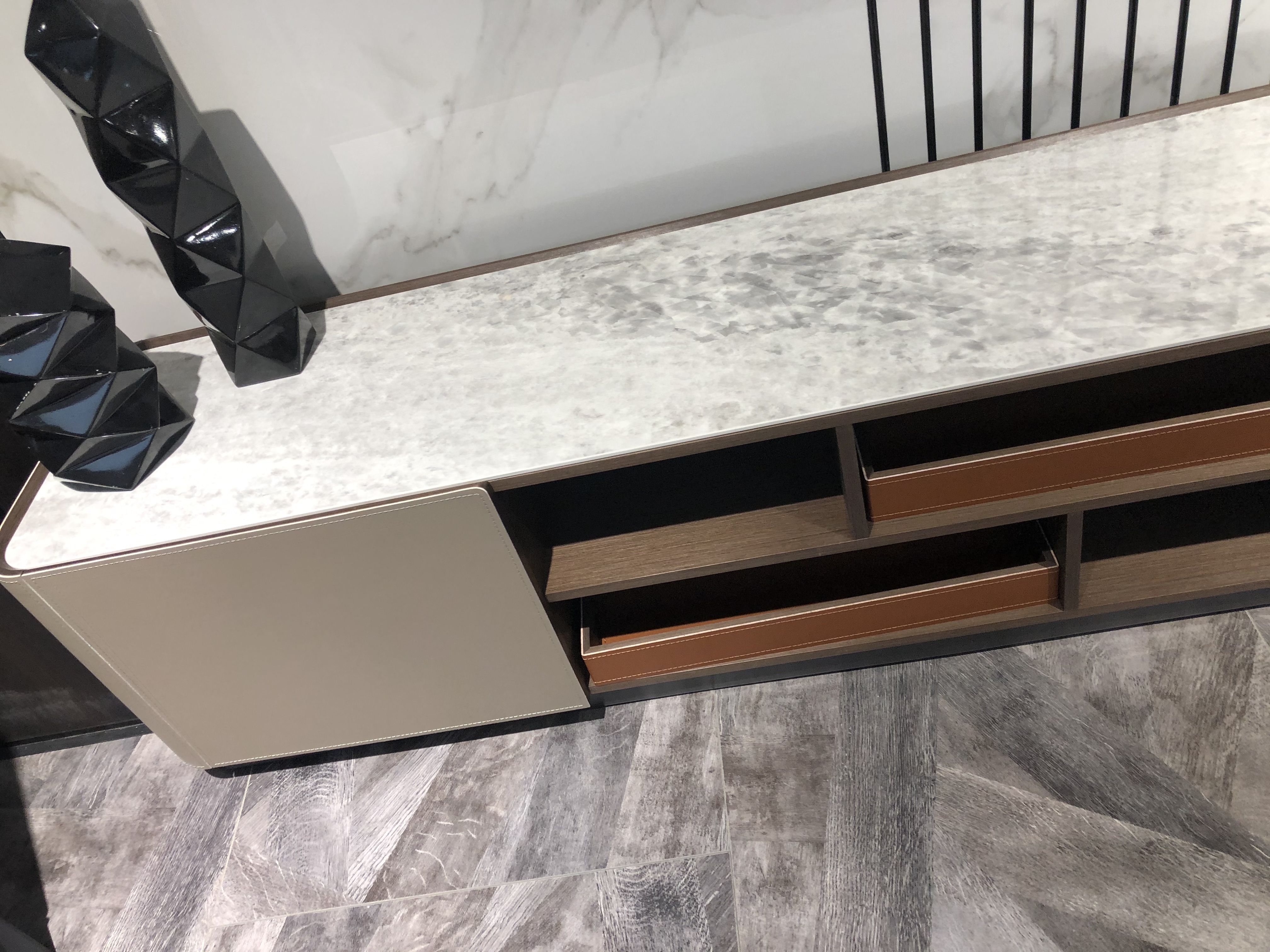TV Staliukas FD138