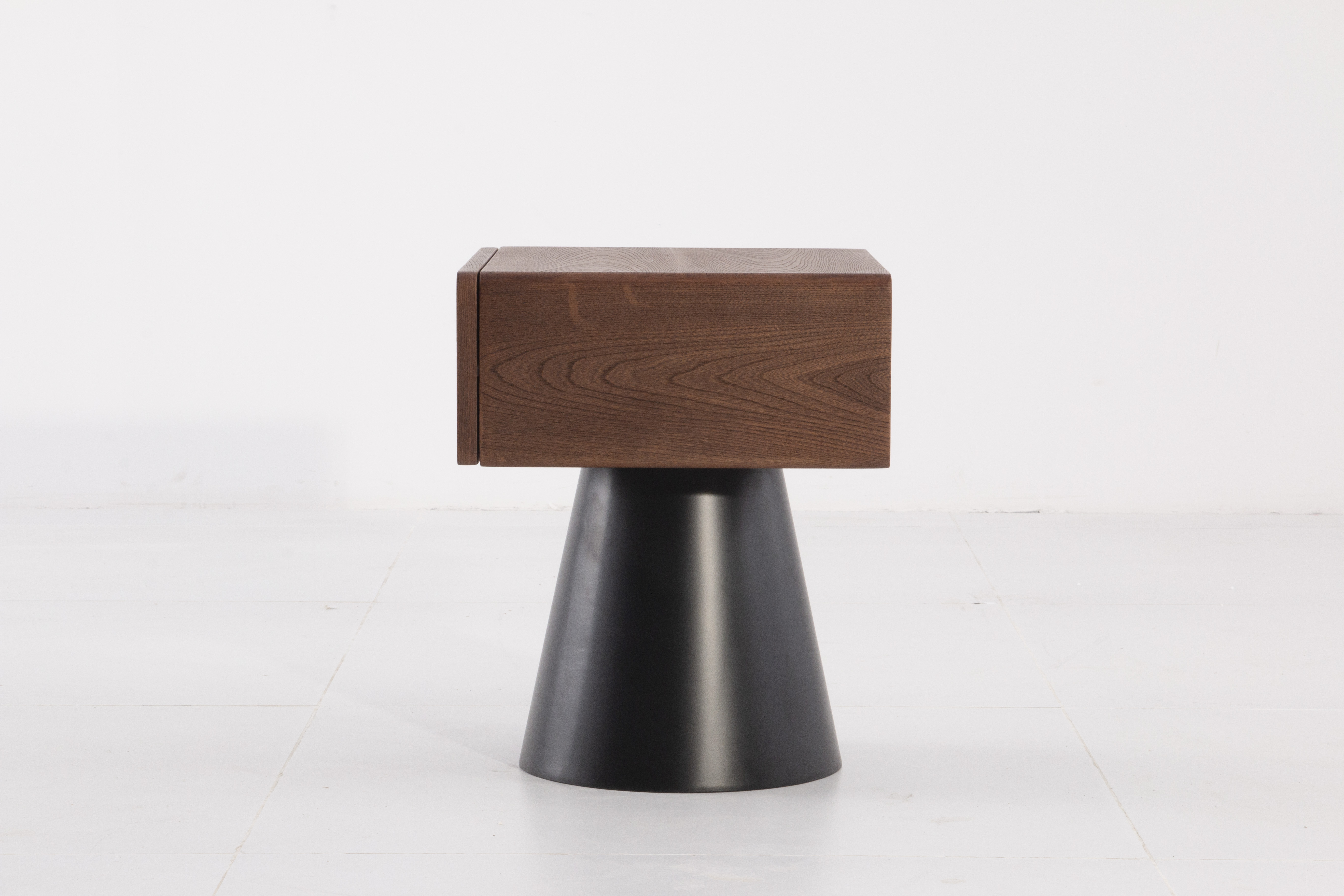 Naktinis Staliukas ZL066