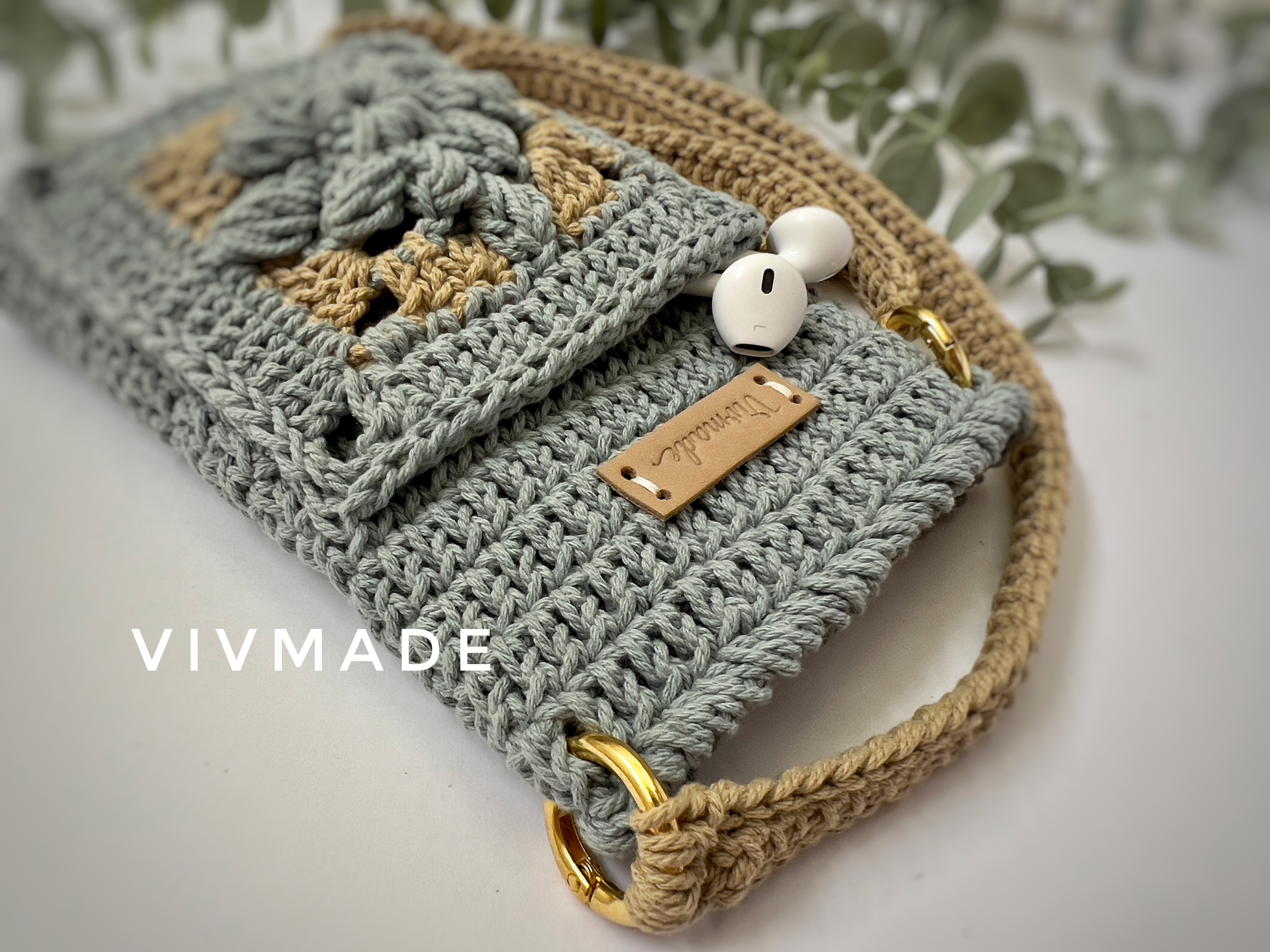 Phone Bag with Star Lily Pocket