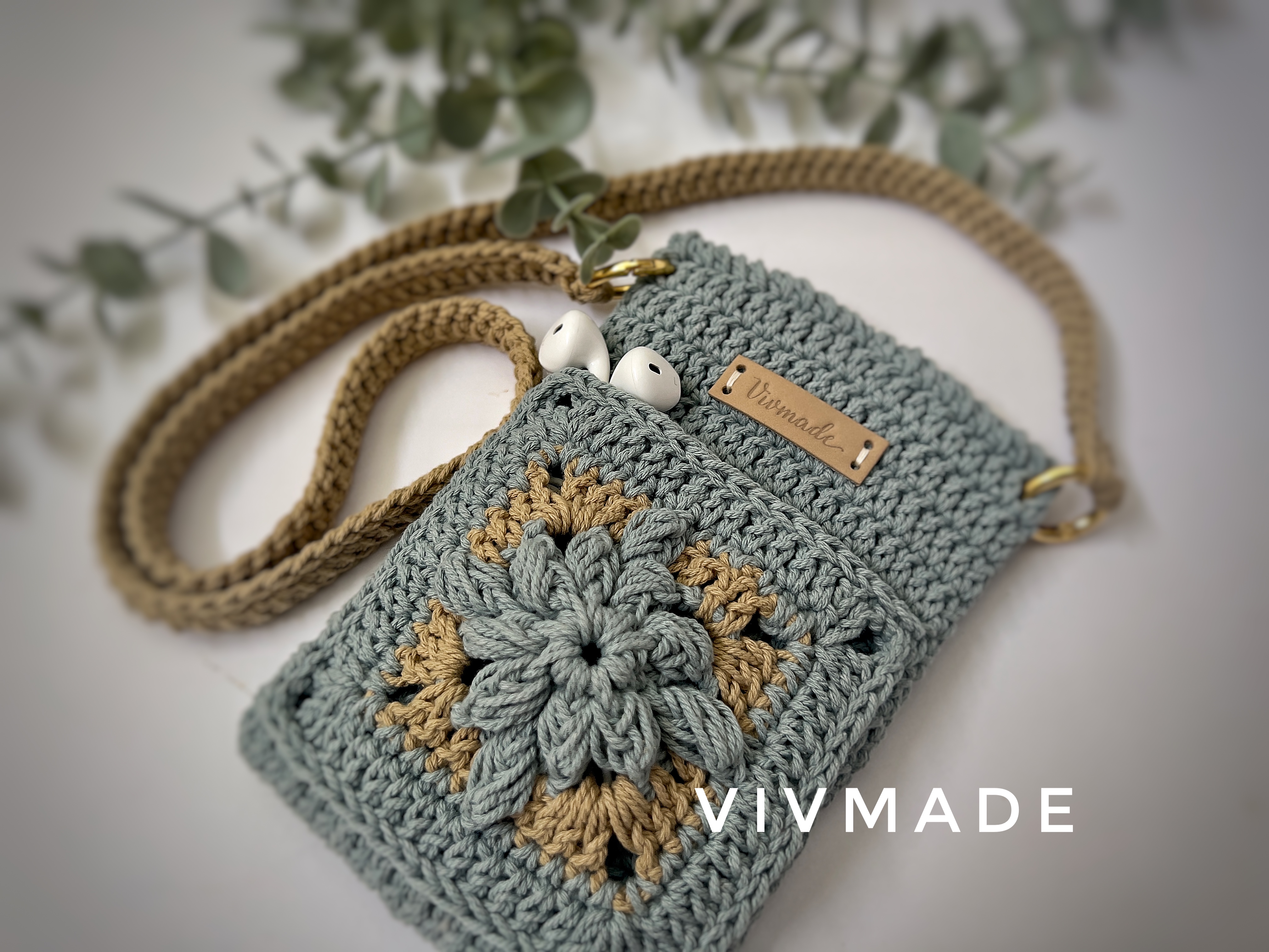 Phone Bag with Star Lily Pocket