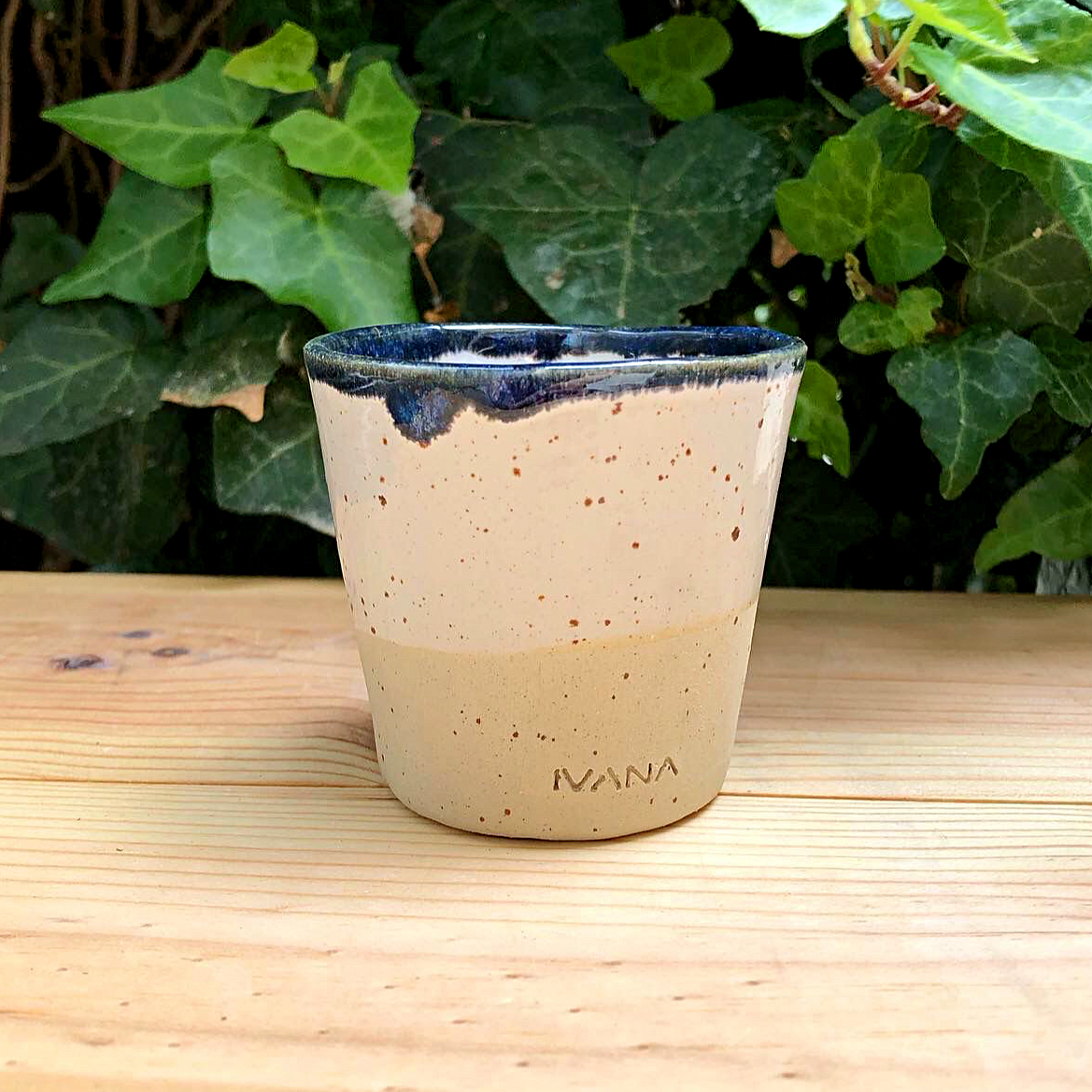 Petite Tasse Tachetée en Grès
