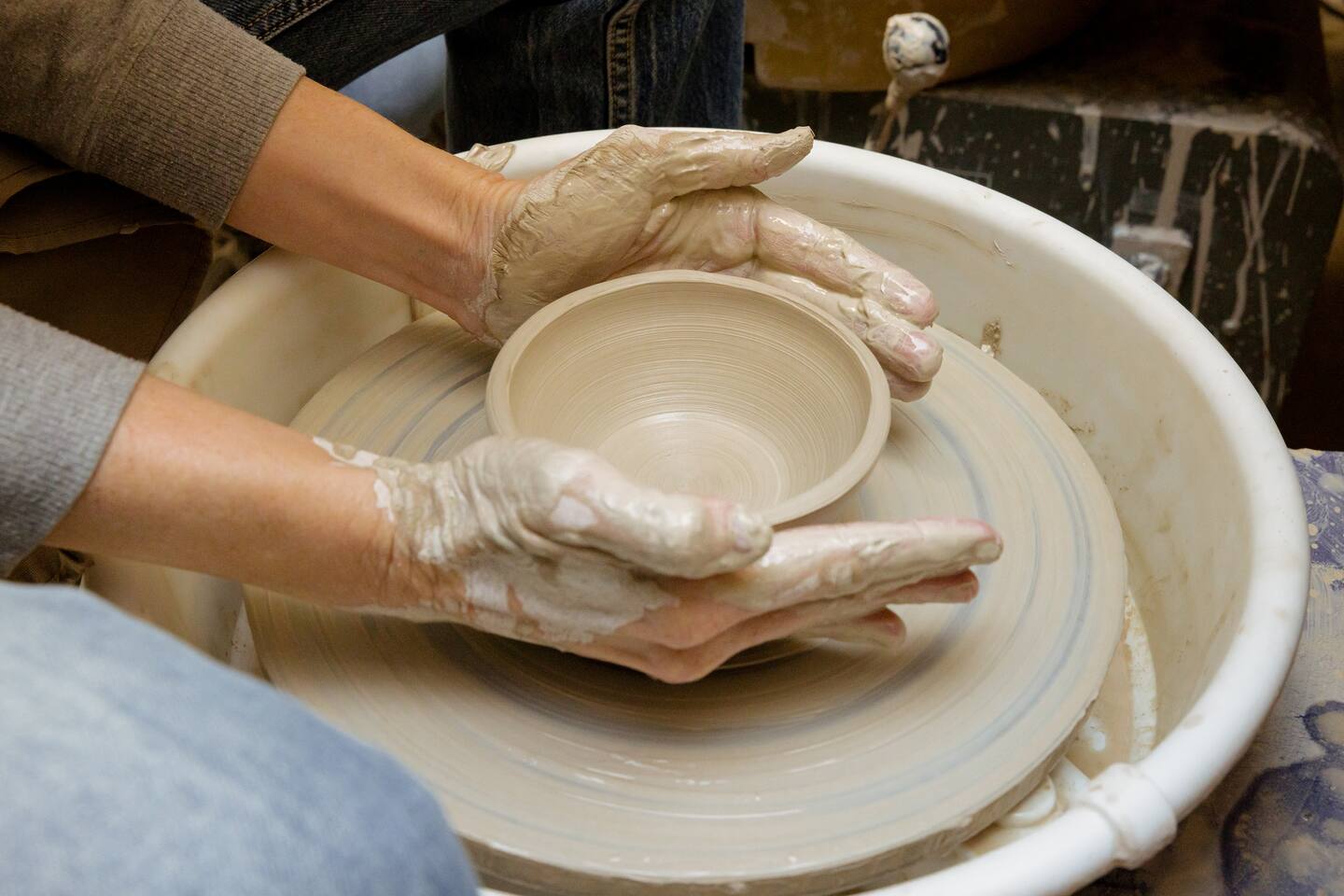 Tournage Cours de poterie Bordeaux- Samedi 25.10.2025 [11h-13h]