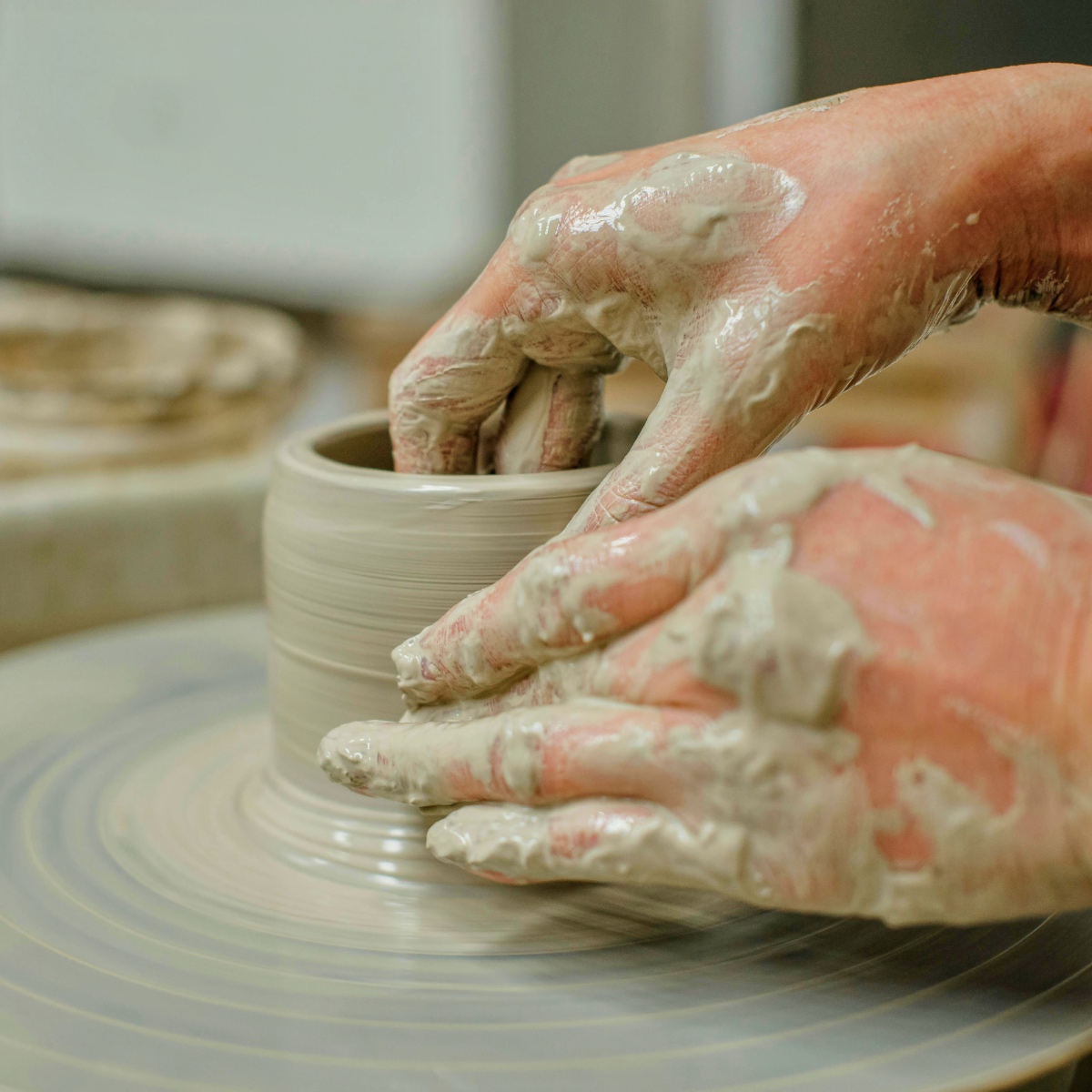 Tournage Cours de poterie Bordeaux- Samedi 15.11.2025 [13h30-15h30]