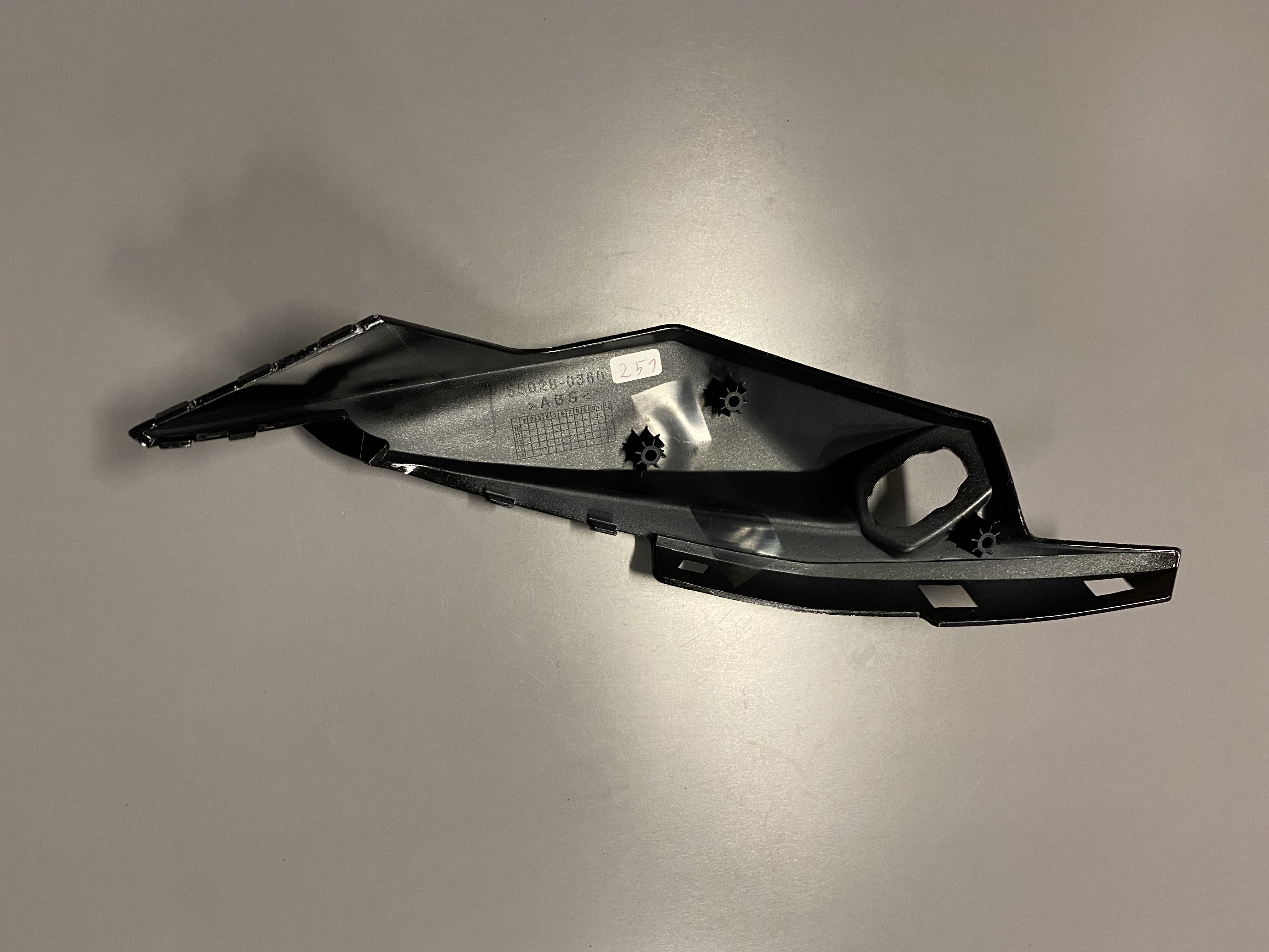 Kawasaki Z750R priekinis K.P plastikas 55028-0360-660