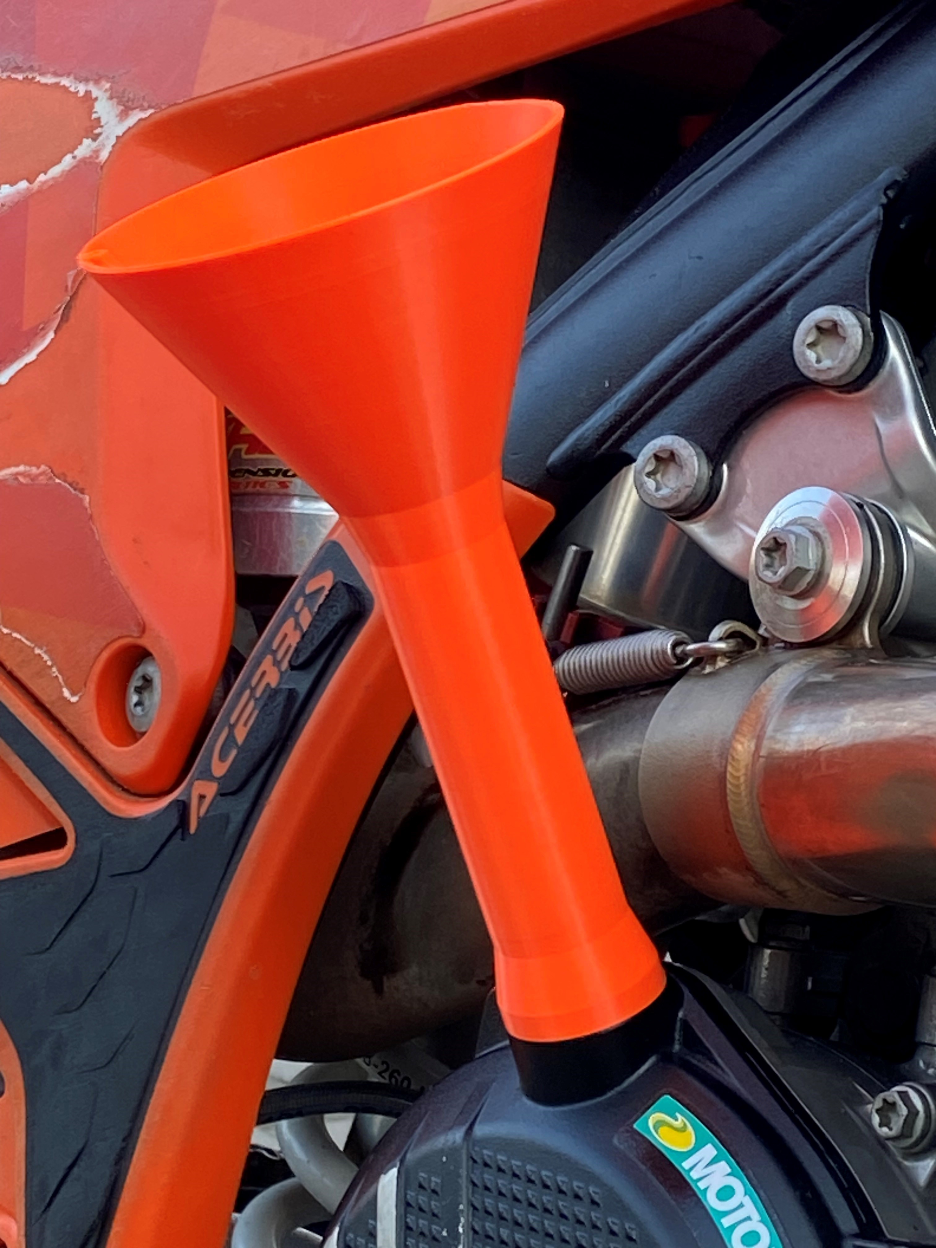 Alyvos piltuvėlis KTM/GAS GAS/Husqvarna/Husaberg