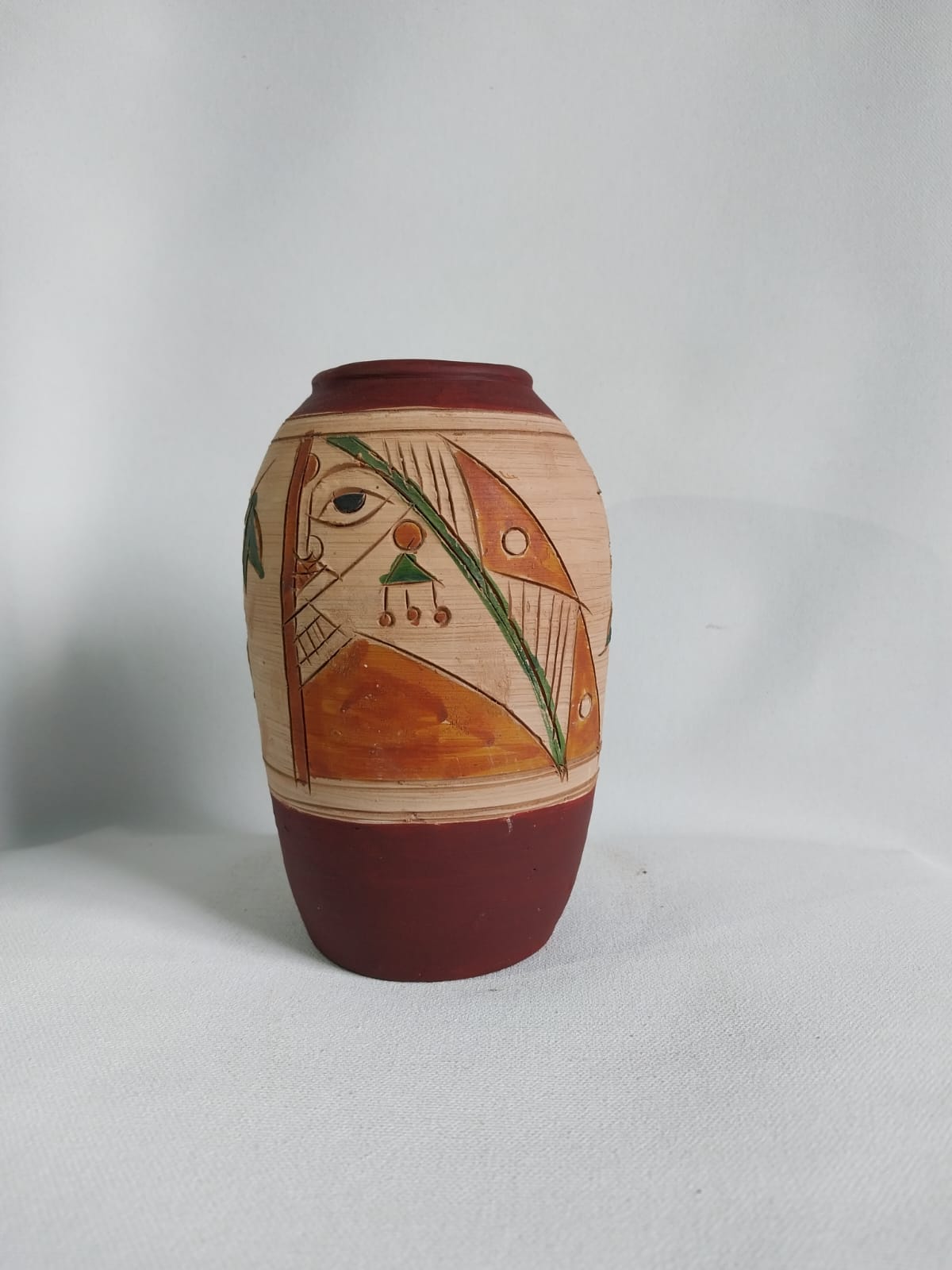 Artistic Elegance : Hand-Painted Vase