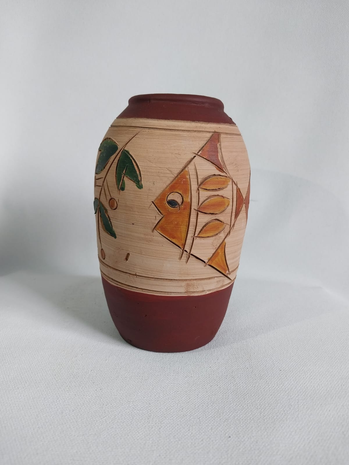 Artistic Elegance : Hand-Painted Vase
