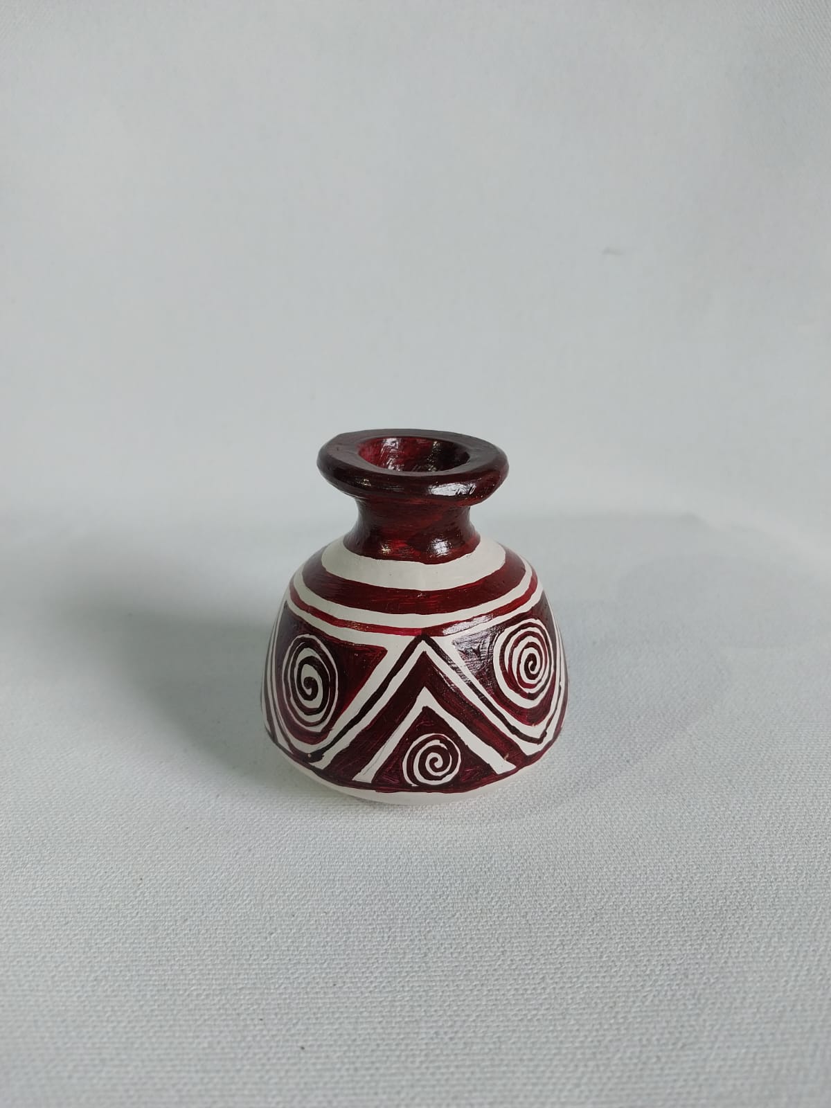 Hand Painted Earthen Show Pieces Set
