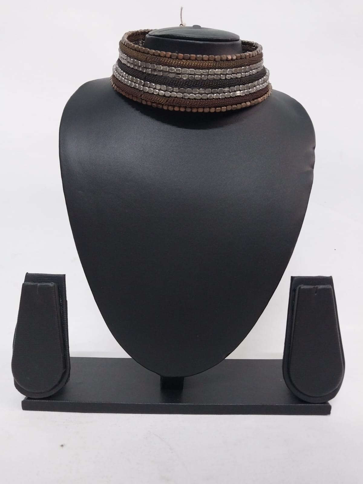 Artisanal Fusion: Dokra and Oxidized Silver Necklace