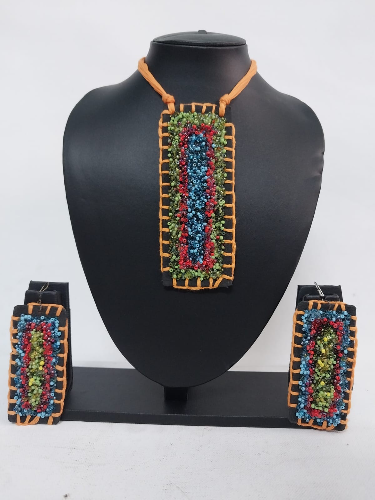 Necklace with Earrings made of Fabric and Beads