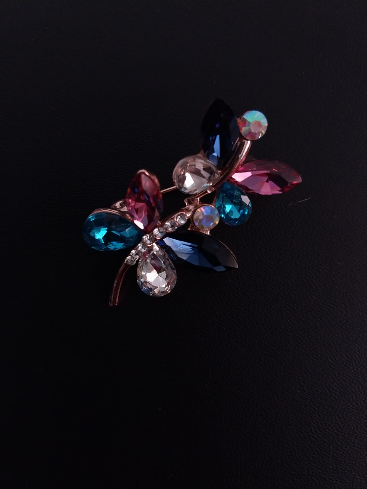 Sparkling Elegance: Rhinestone Brooch for All Occasions