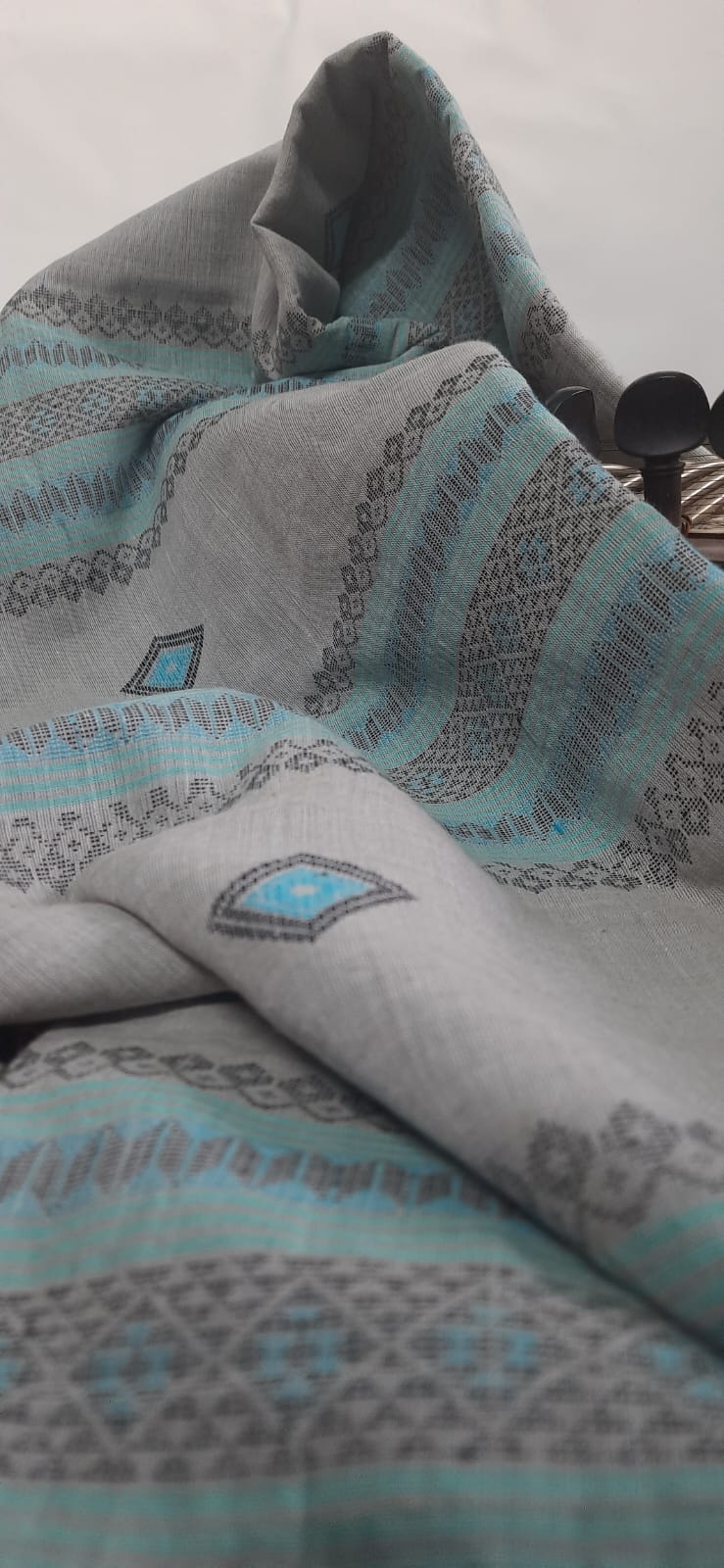 Elegance in Simplicity: Khadi Cotton Saree with Woven Design