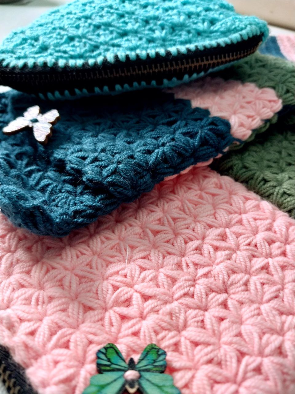 Handcrafted Elegance: Krush Woven Soft Woolen Ladies' Purse