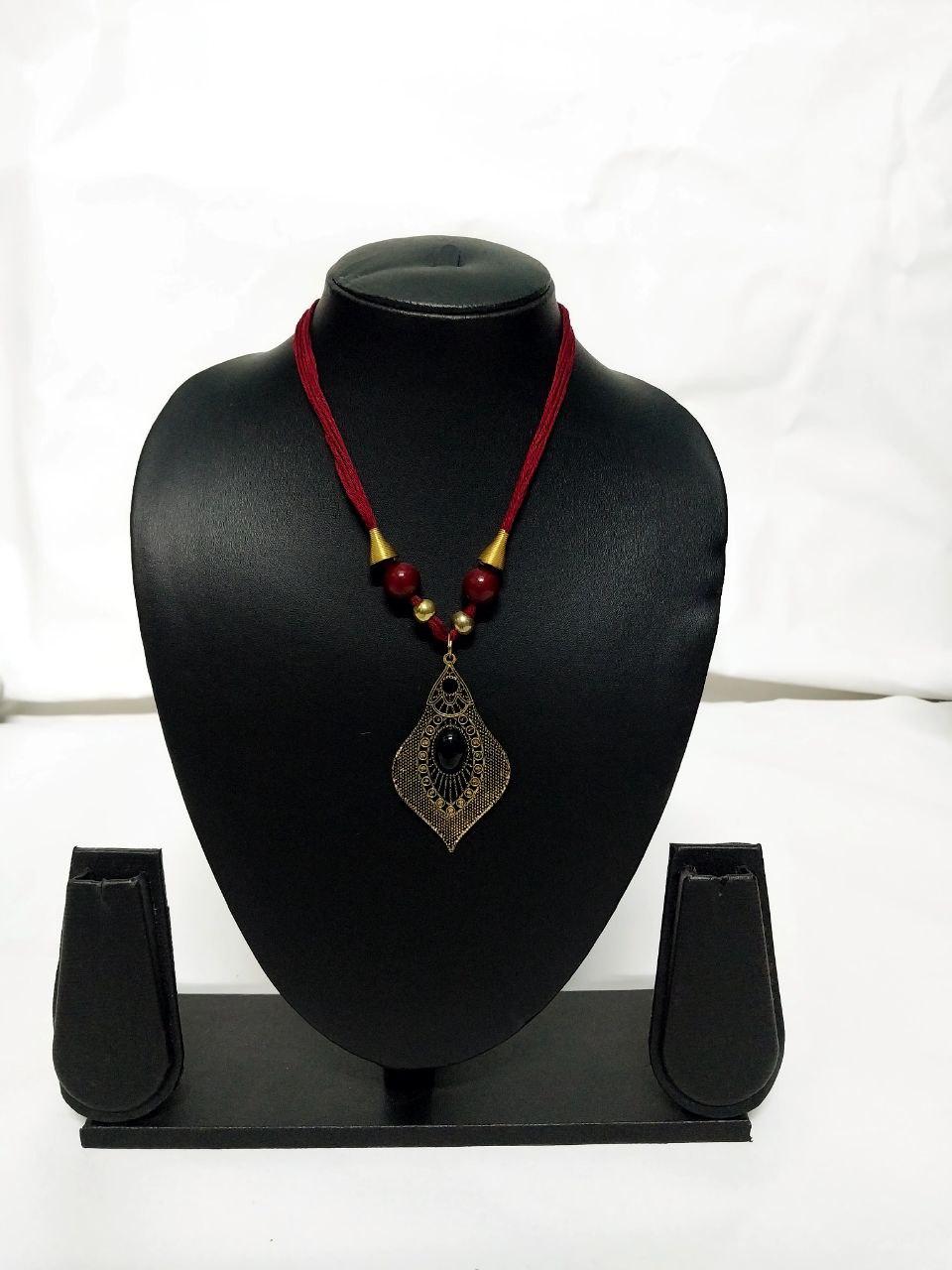 Stylish Necklace with an Awesome Golden Oxidized Locket