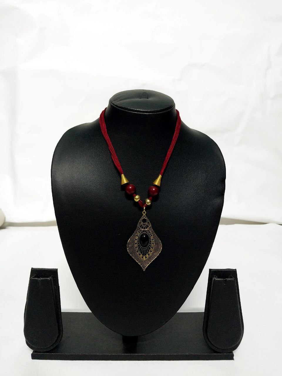 Stylish Necklace with an Awesome Golden Oxidized Locket