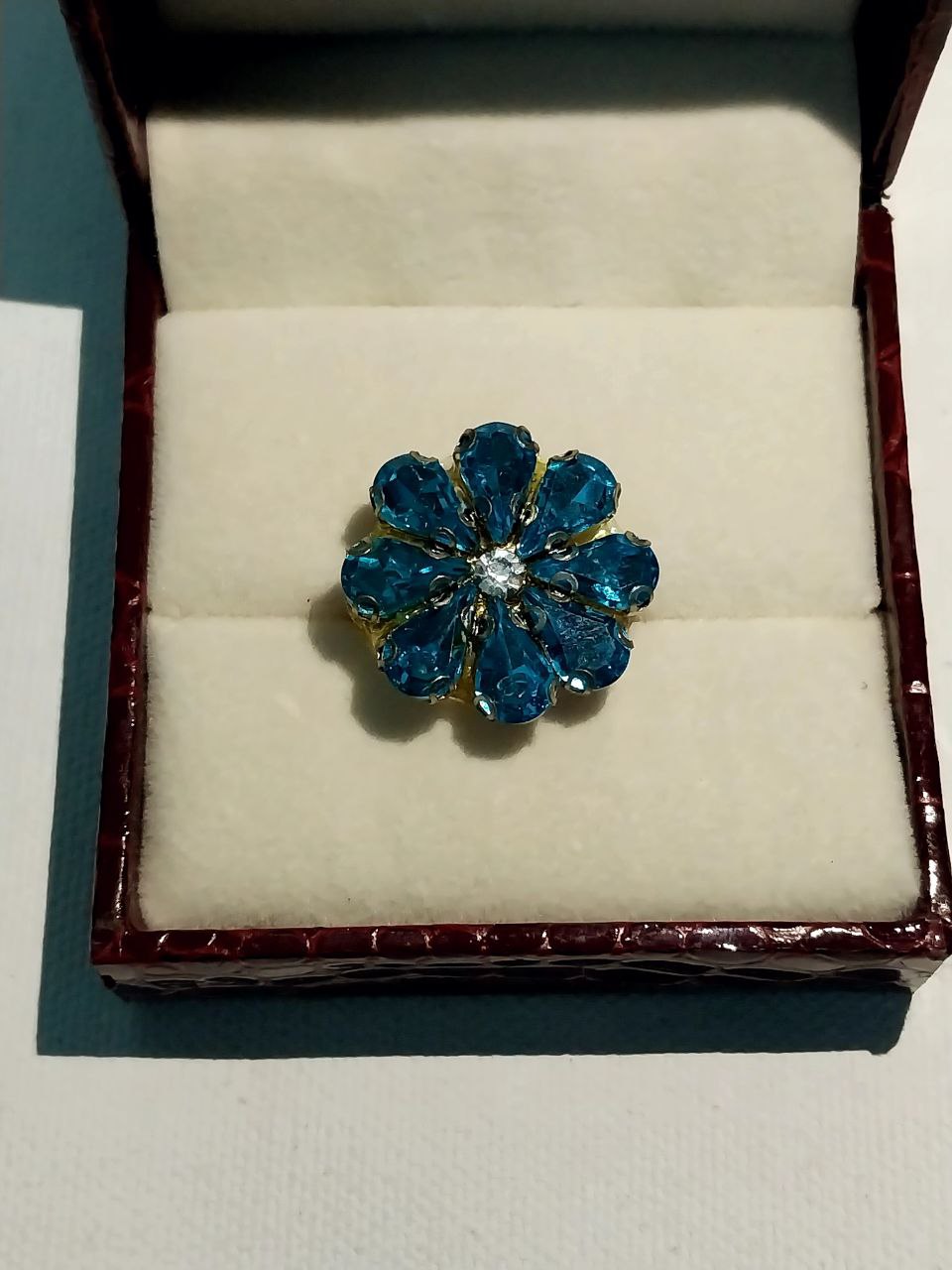 Exquisite Stone Rhine Ring Collection