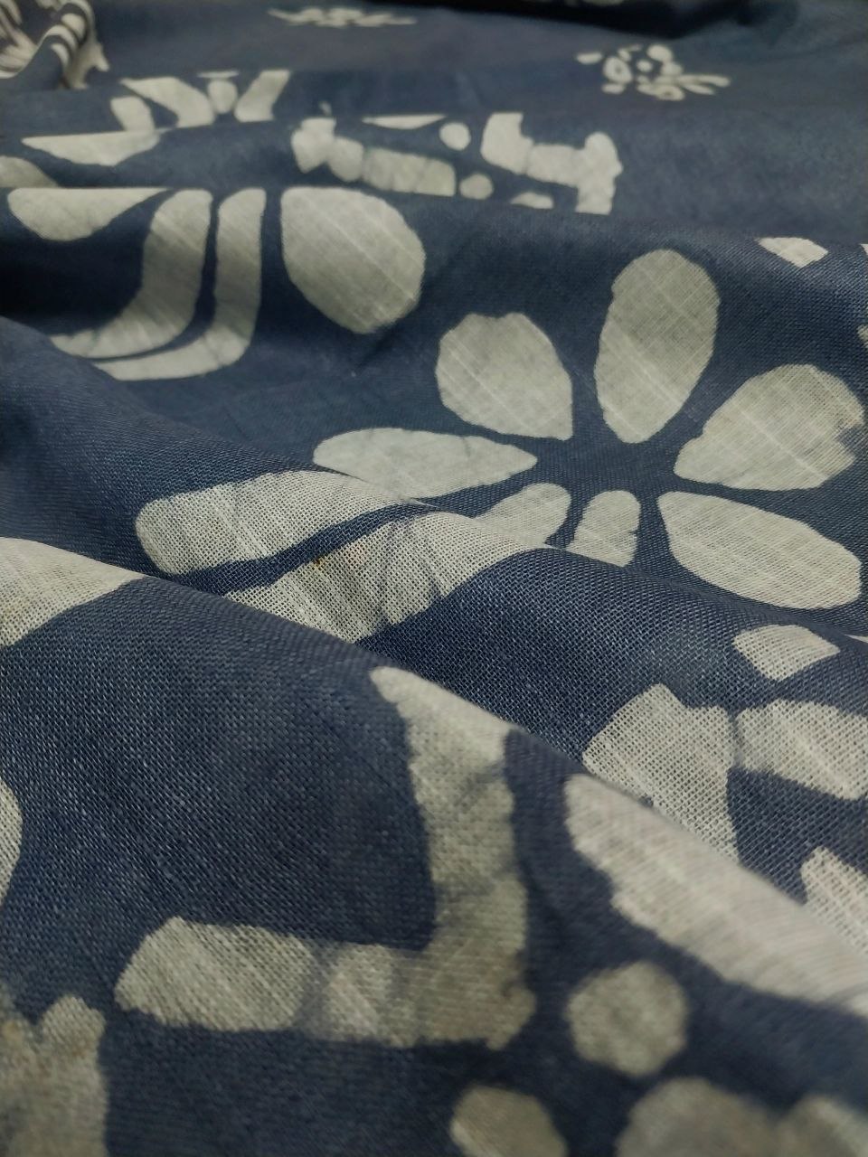 Linen Saree with Batik Print Design