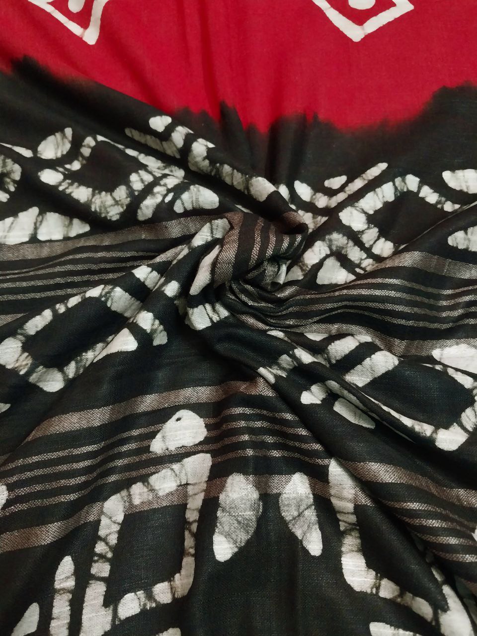 Linen Saree with Batik Print Design