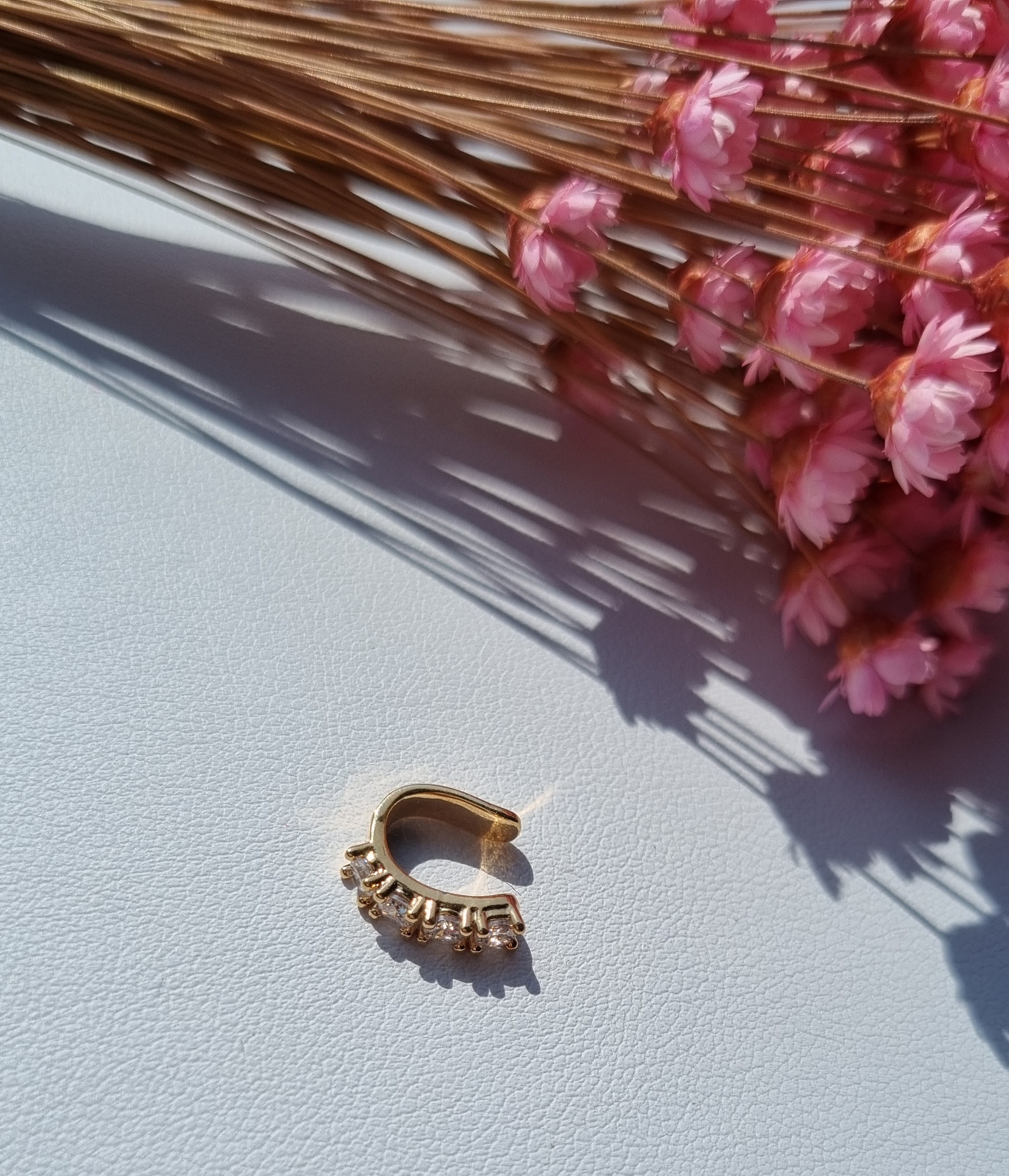 Piercing Banhado Ouro com Zircônias 