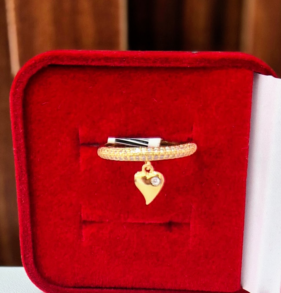 Anel com Pingente de Coração 